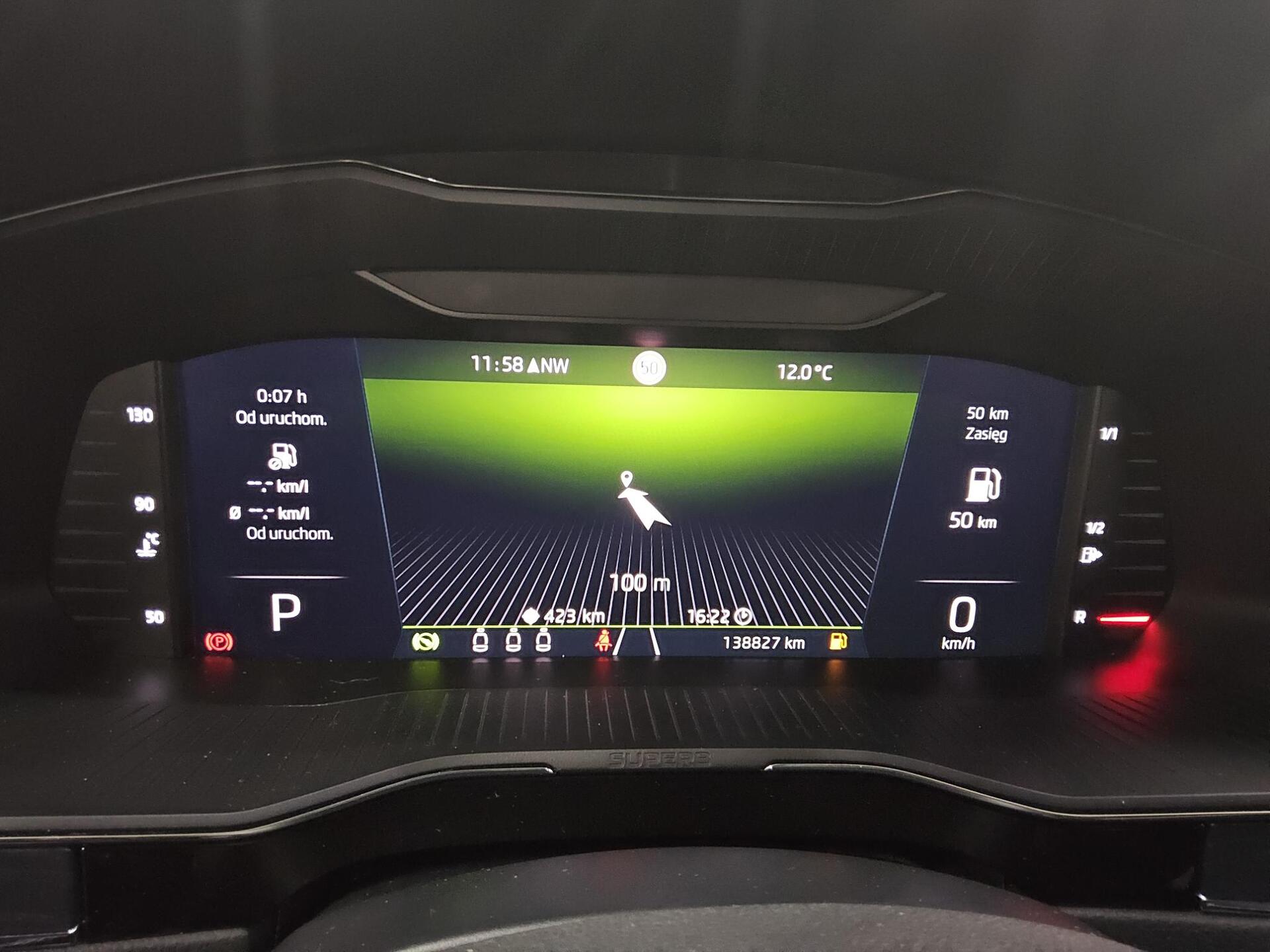 Skoda Superb Kombi 2.0 TDI Style Leder Navi LED vc AHK 8