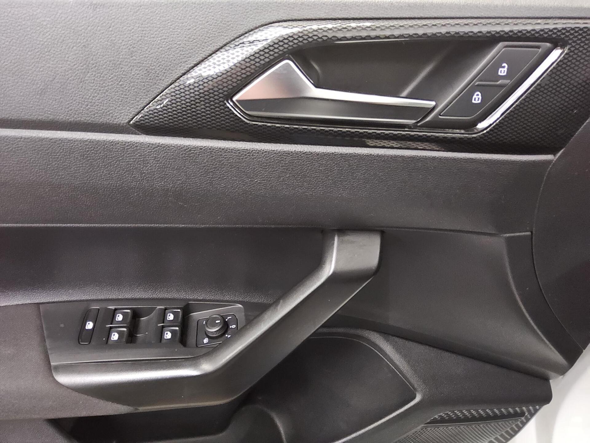 Volkswagen Polo 1.0 TSI Life Navi LED DC PDC DAB+ 10