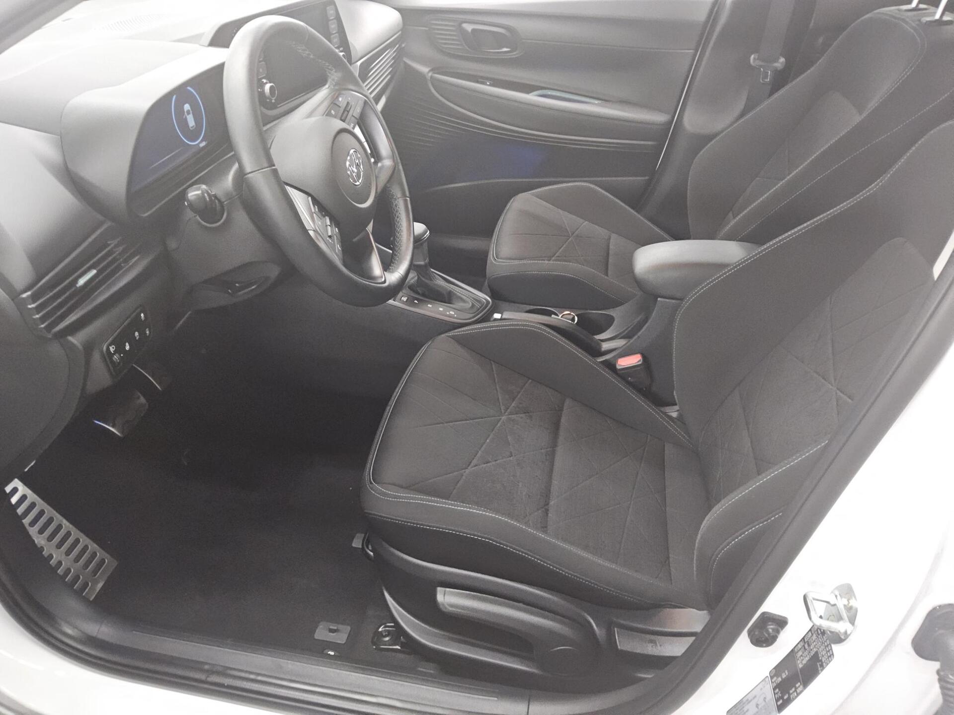 Hyundai Bayon 1.0 T-GDI Intro Edition DC LED RFK Shz PDC 8