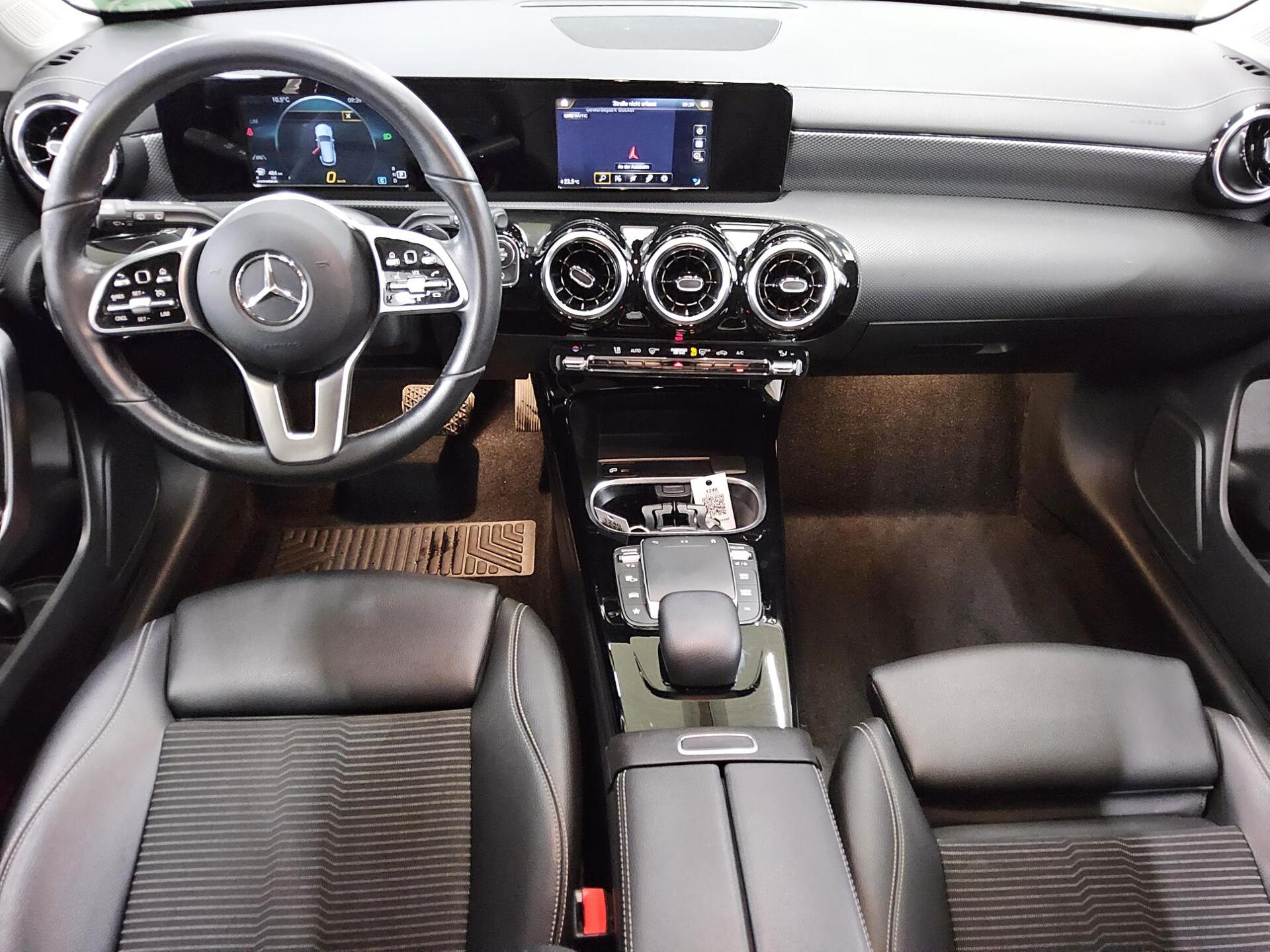 Mercedes-Benz CLA 220 SB d 4M Progressive Navi LED Memory 5
