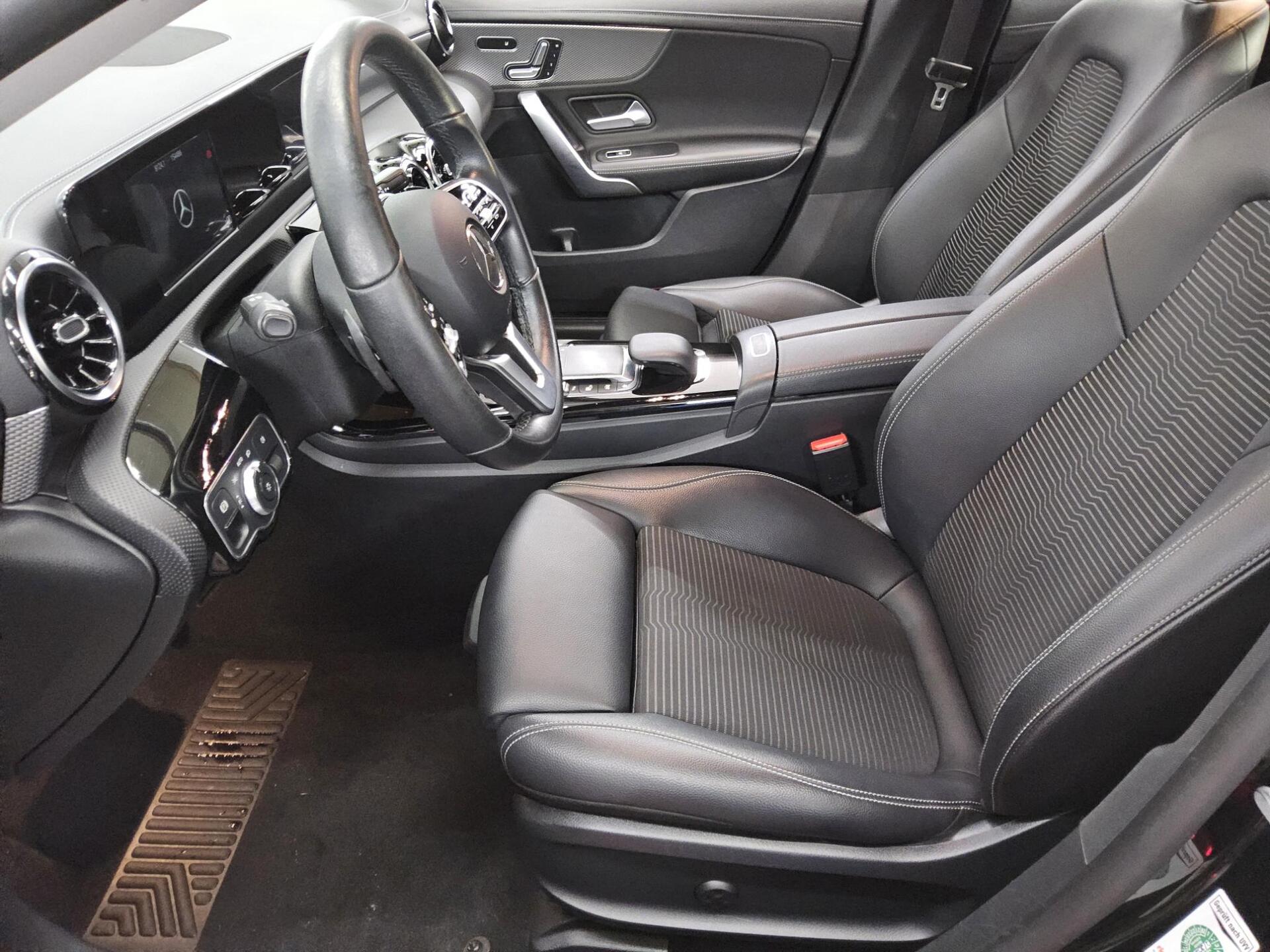 Mercedes-Benz CLA 220 SB d 4M Progressive Navi LED Memory 9