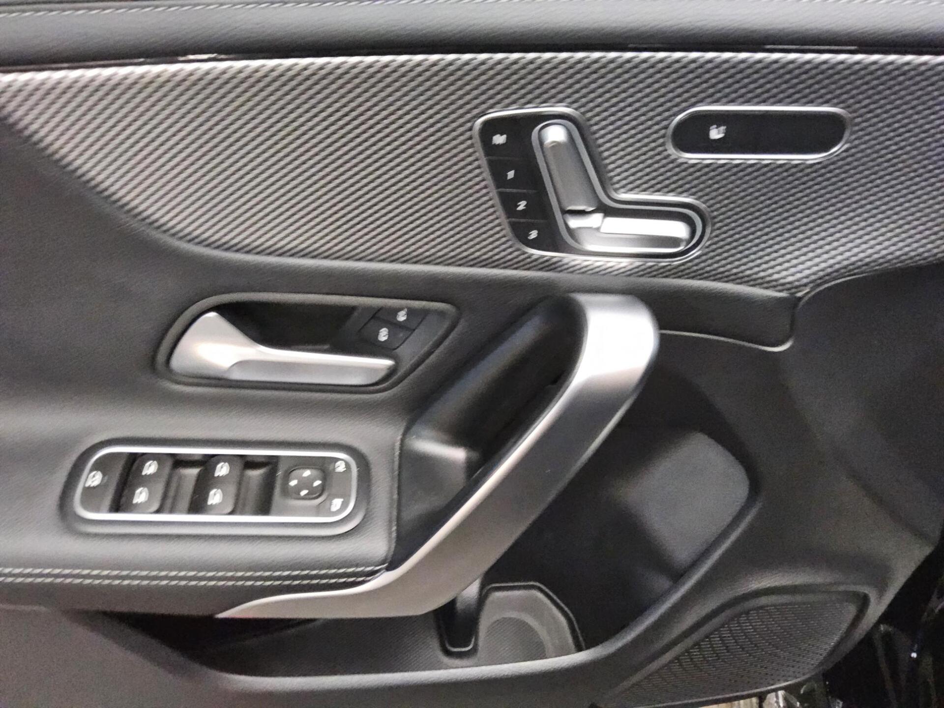 Mercedes-Benz CLA 220 SB d 4M Progressive Navi LED Memory 10