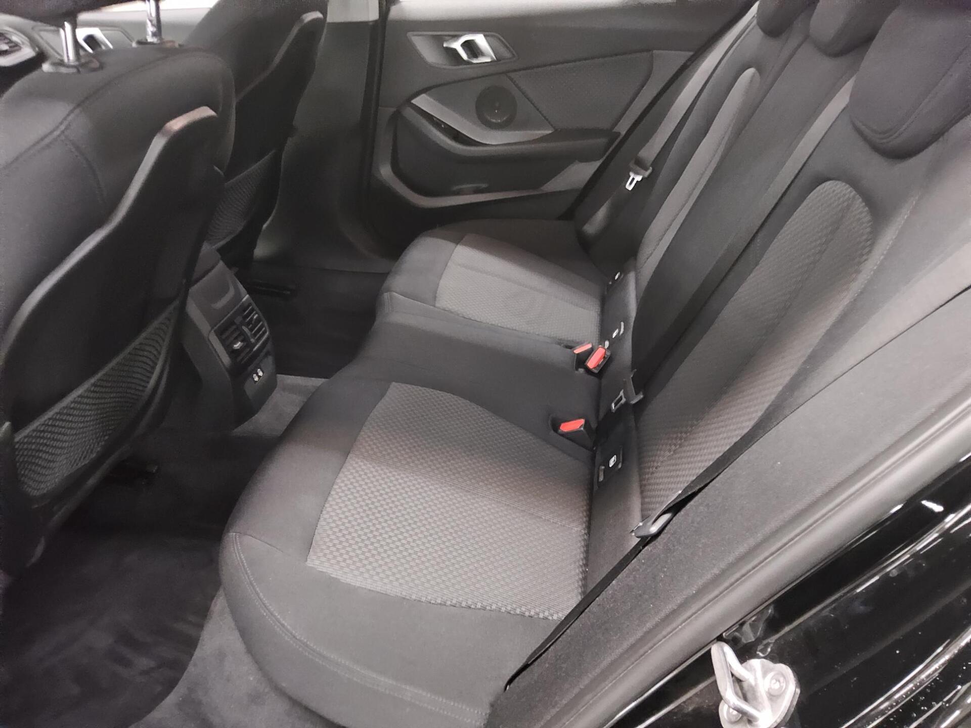 BMW 118d Advantage Navi LC Prof. LED Shz AHK PDC 11