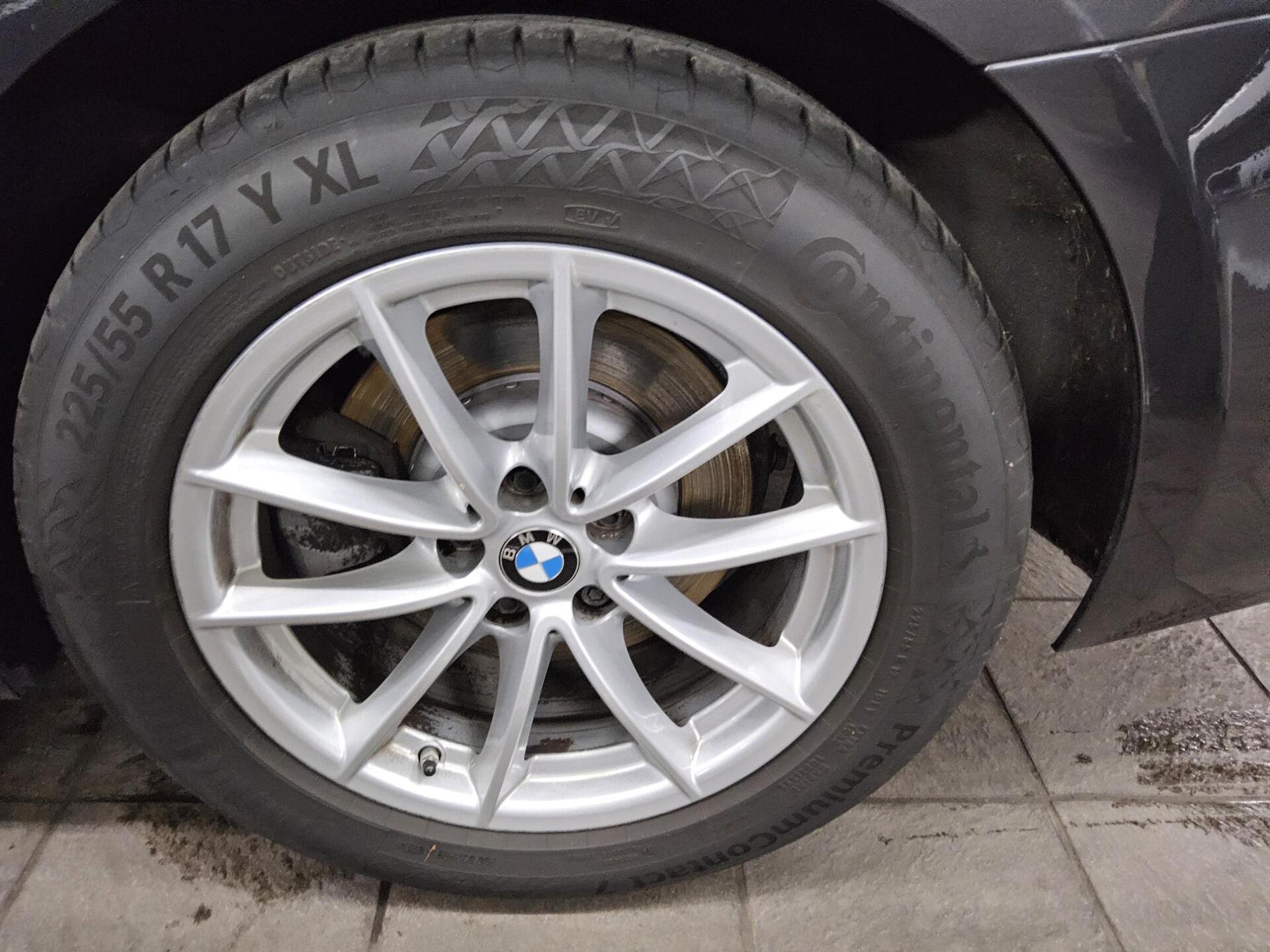 BMW 520dA Touring xDr Leder Navi LED+ LC prof HiFi 11