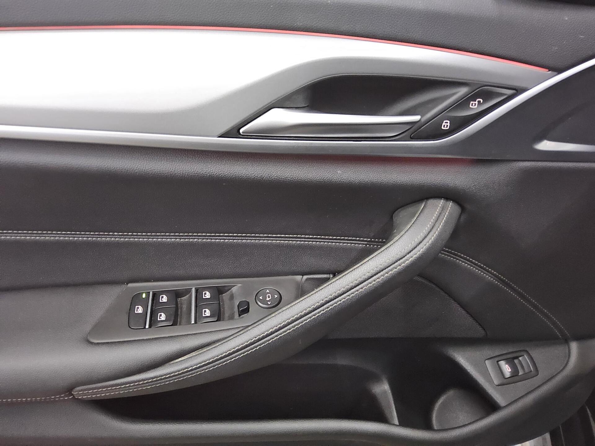 BMW 520dA Touring xDr Leder Navi LED+ LC prof HiFi 10