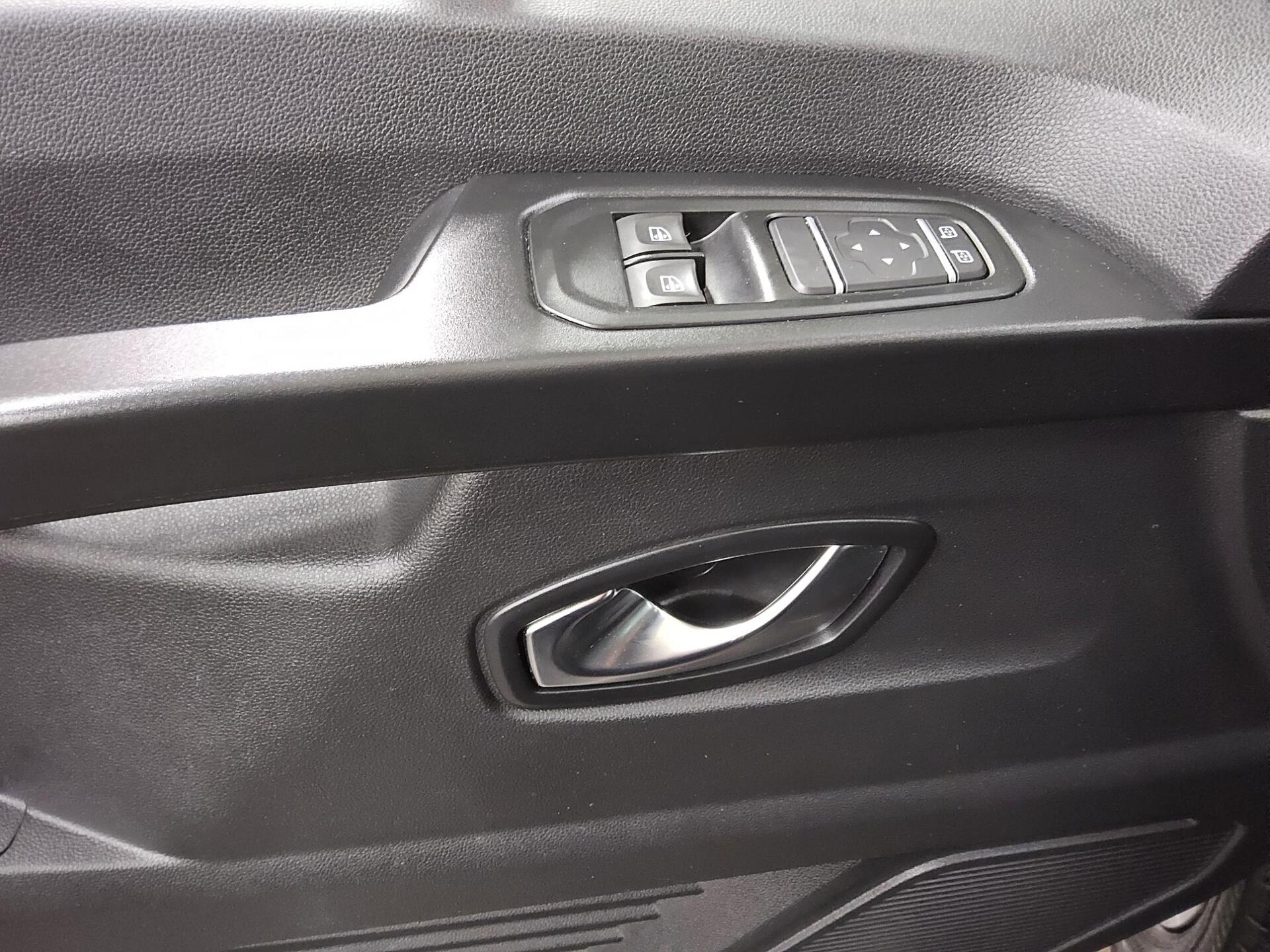 Renault Trafic 2.0 dCi Life L2H1 9-Sitze Navi LED RFK 9