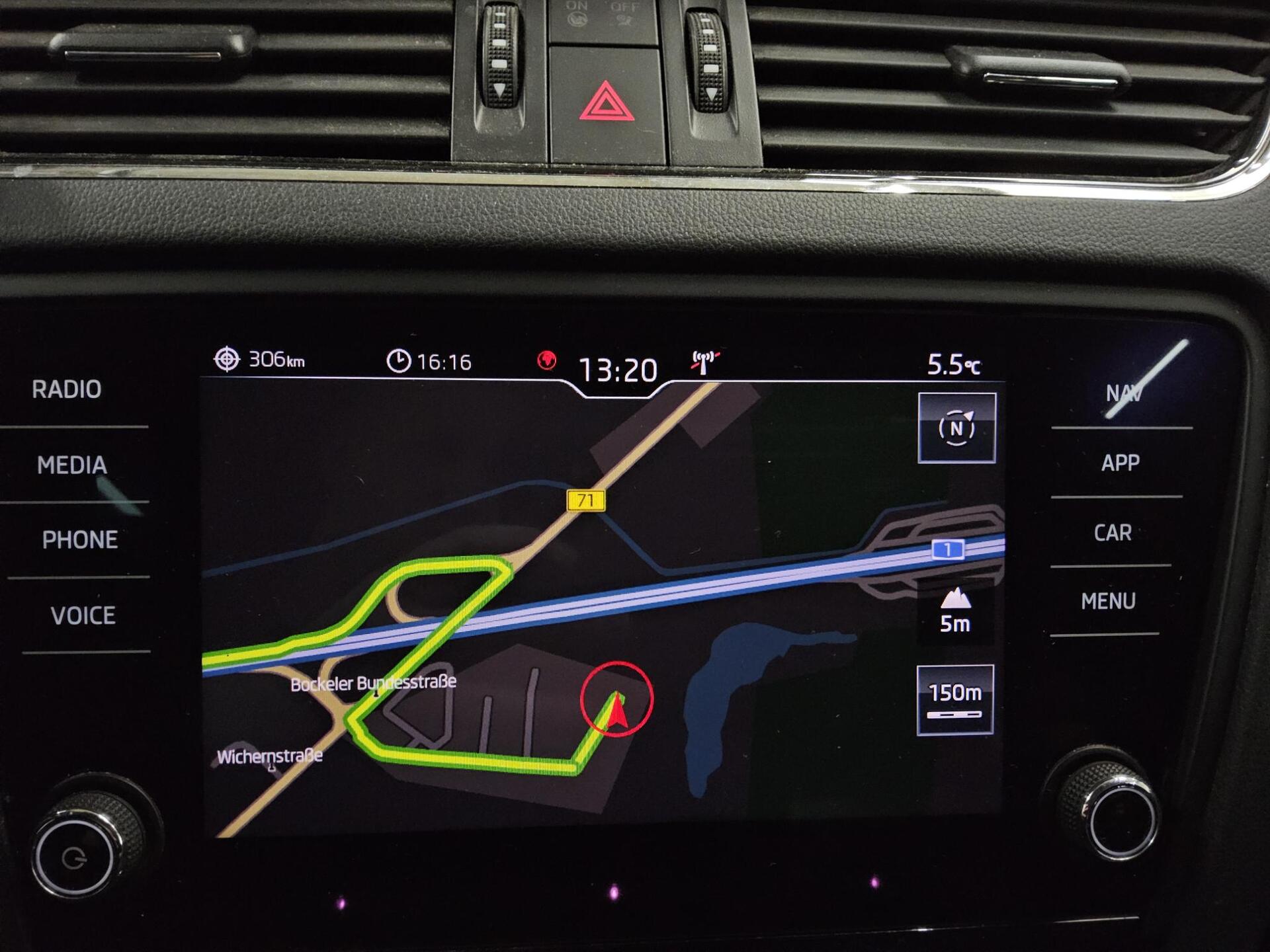 Skoda Octavia Kombi 2.0 TDI Style T-Leder Navi Shz 7