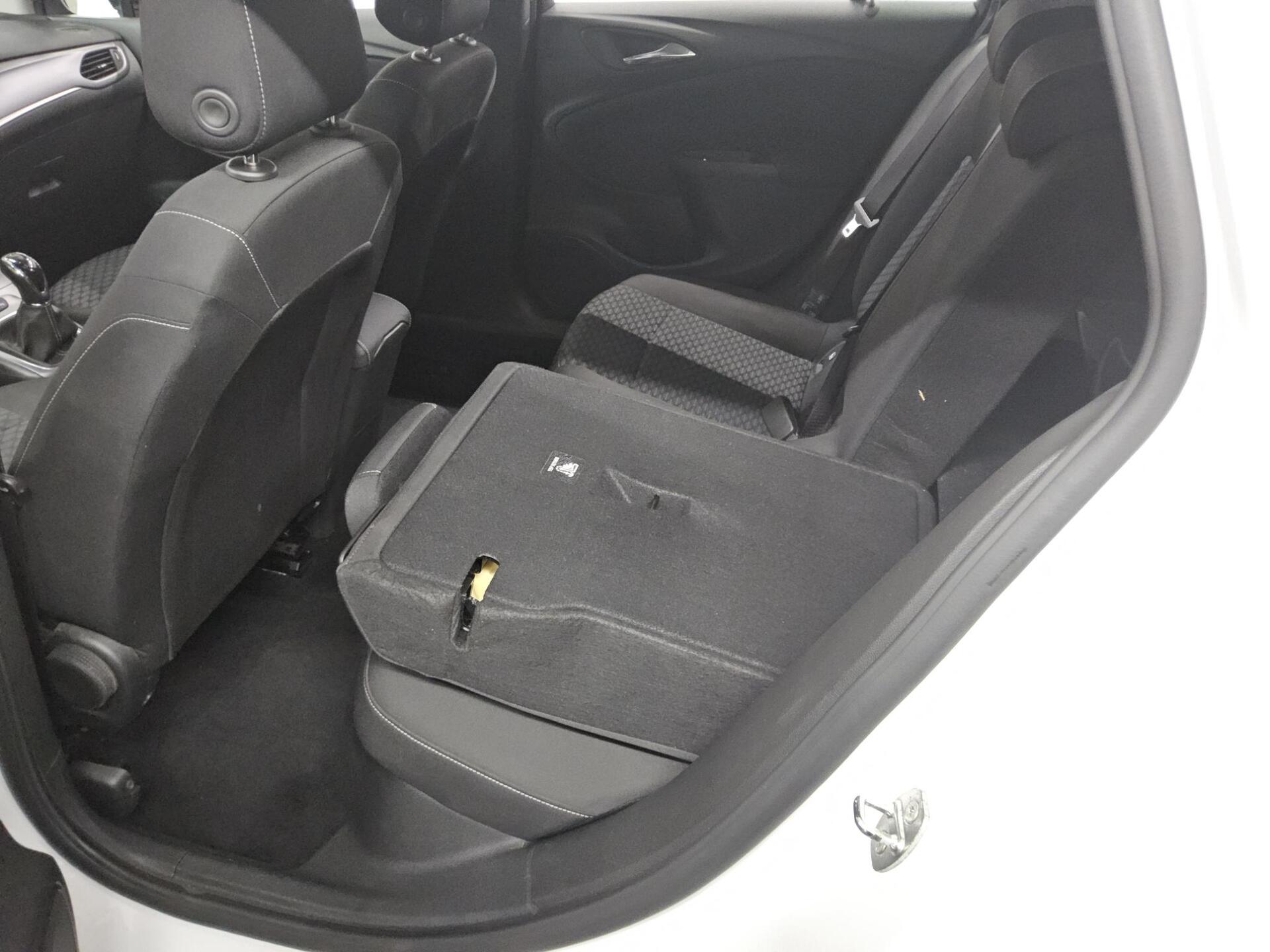 Opel Astra ST 1.5 D Edition Navi LED Shz Klima 13