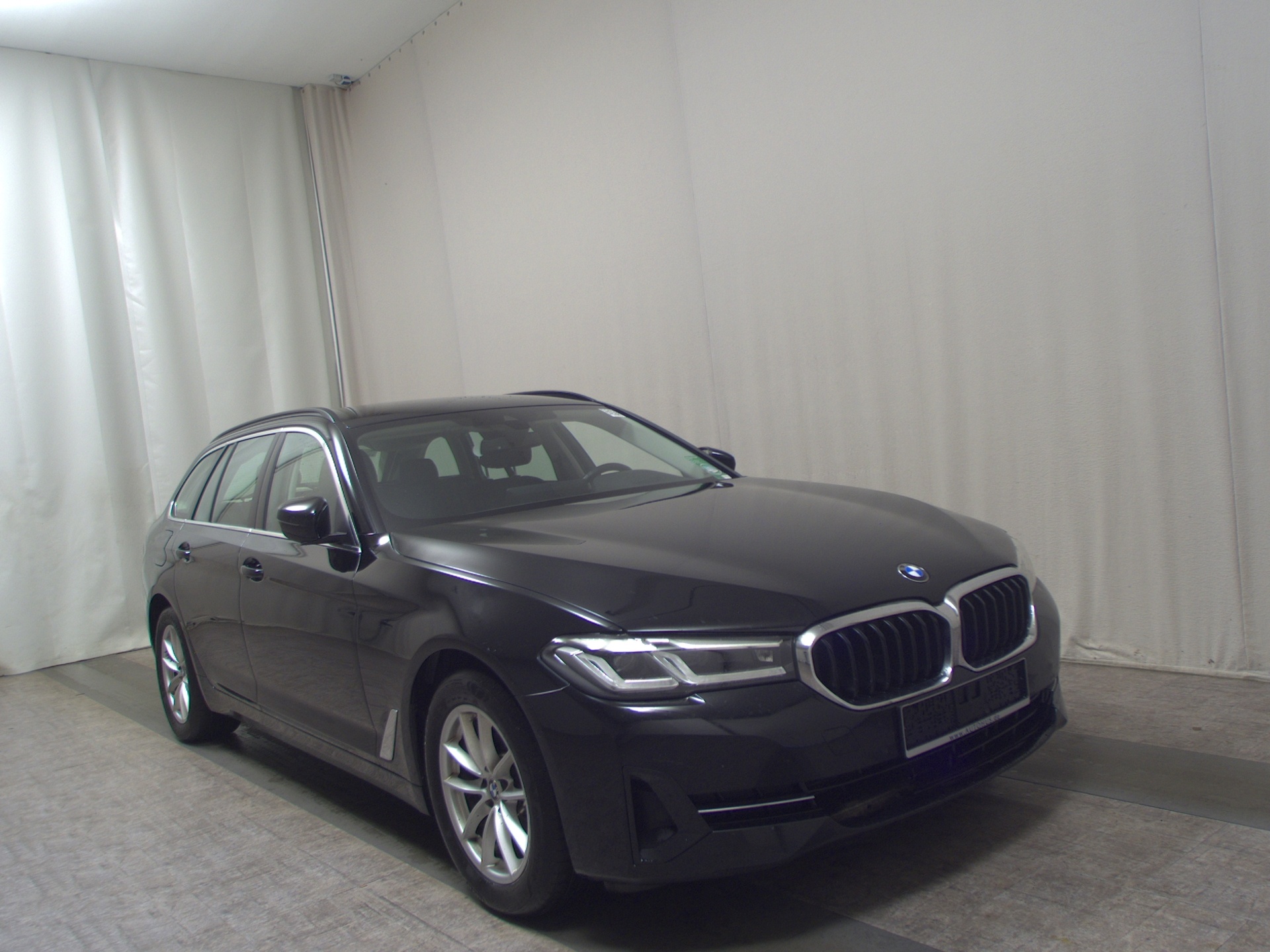 BMW 520iA Touring Leder Navi LED LC-Pro HuD HiFi AHK 3