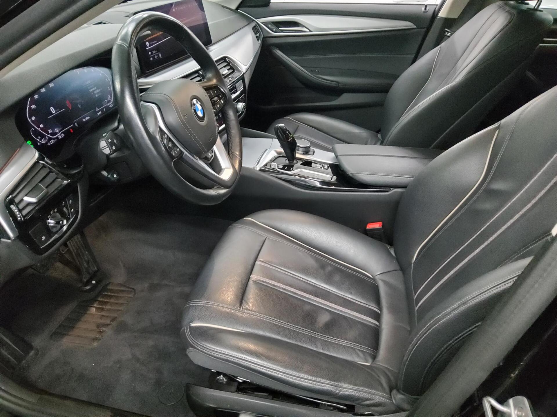 BMW 520iA Touring Leder Navi LED LC-Pro HuD HiFi AHK 9