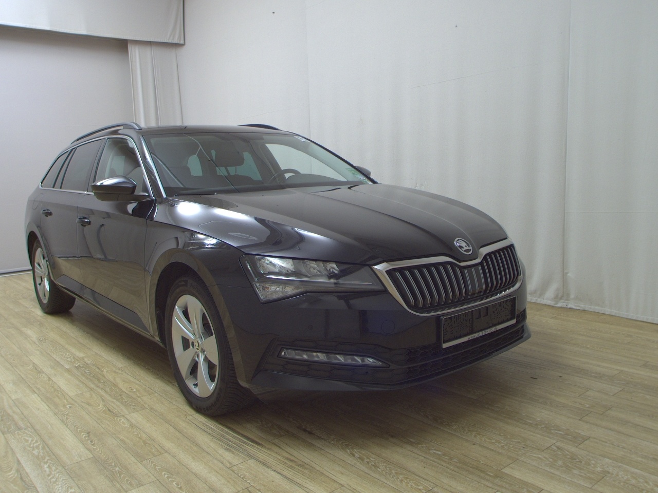 Skoda Superb Kombi 2.0 TDI Ambition Navi LED RFK Shz 3