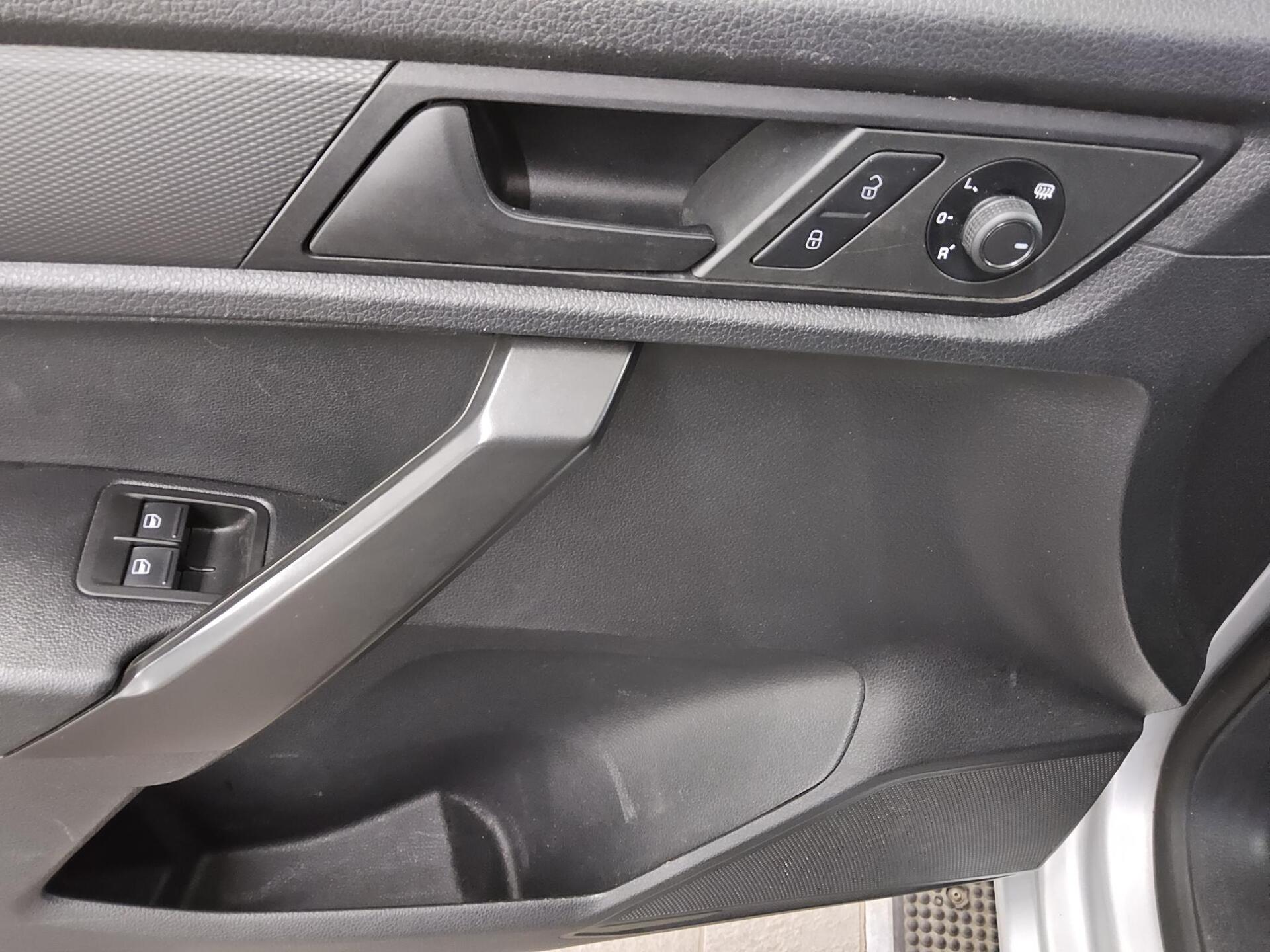 Volkswagen Caddy 2.0 TDI 4M Navi PDC Regal links StHzg 9