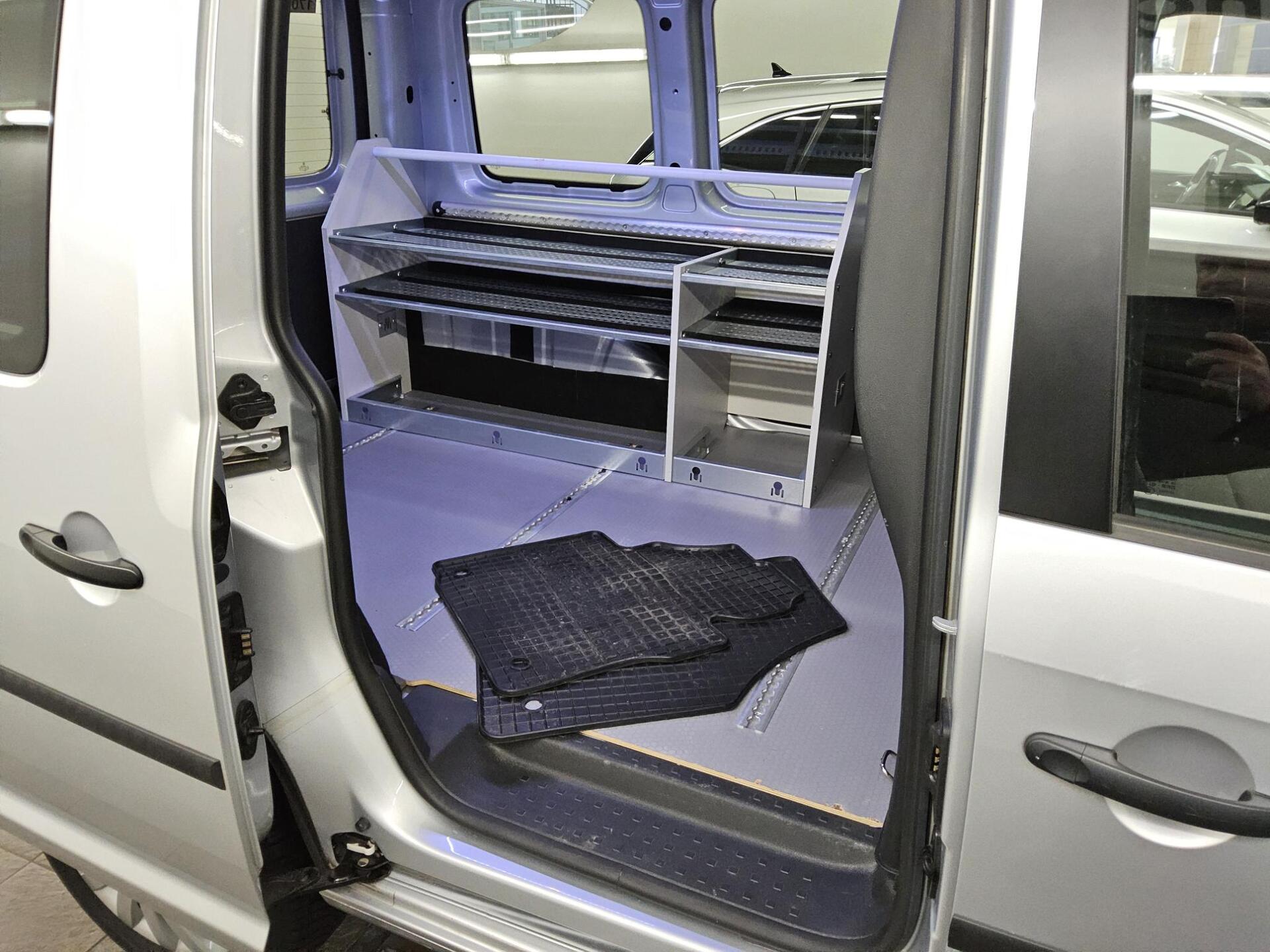 Volkswagen Caddy 2.0 TDI 4M Navi PDC Regal links StHzg 12