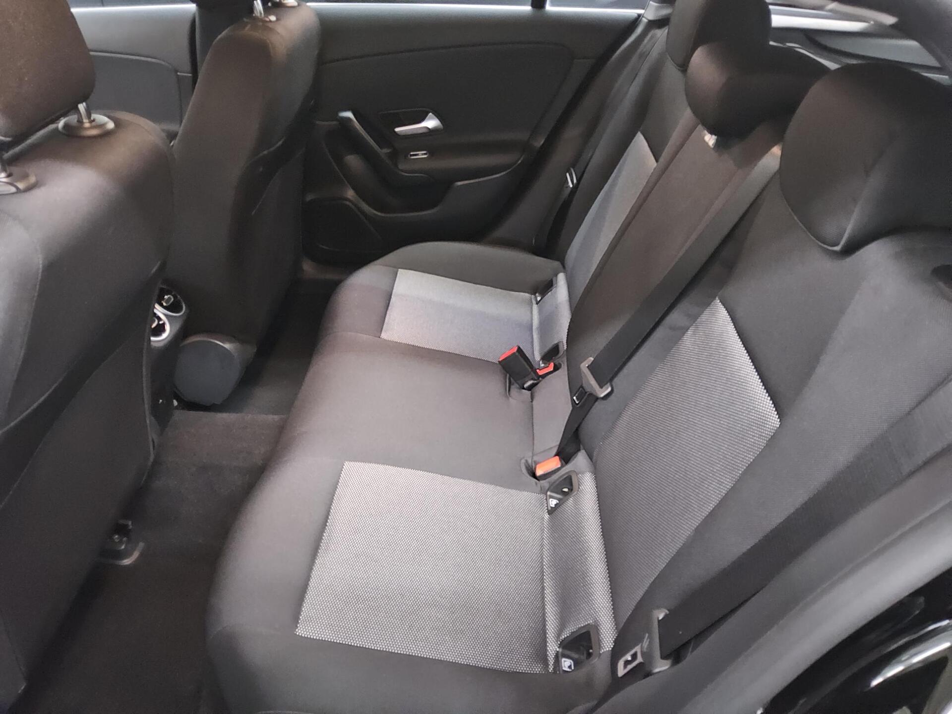 Mercedes-Benz CLA 180 SB d Navi MBUX RfK Shz Tempomat 13