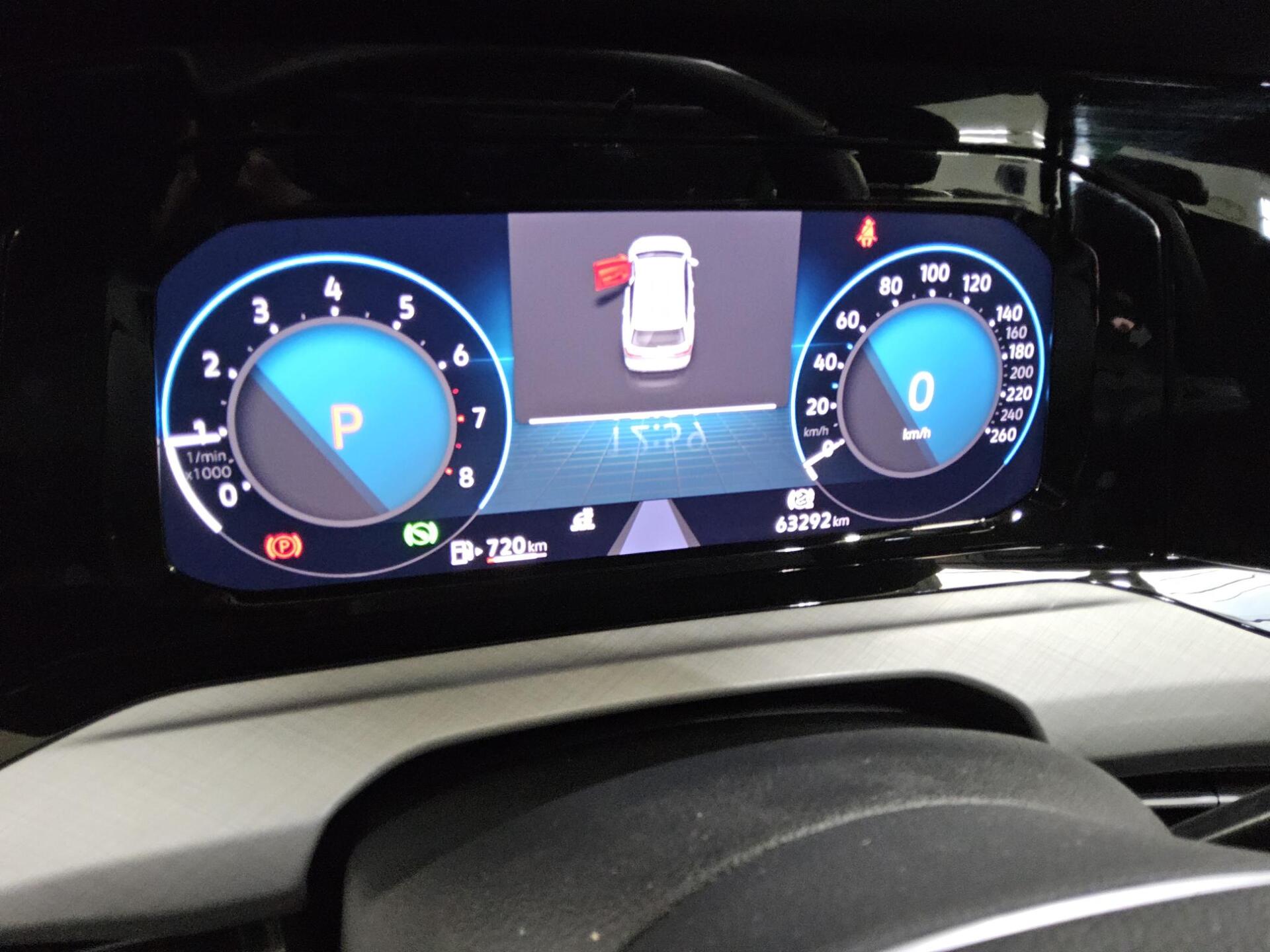 Volkswagen Golf-8 Var. 1.0 eTSI Life Navi LED ACC AID RFK 10