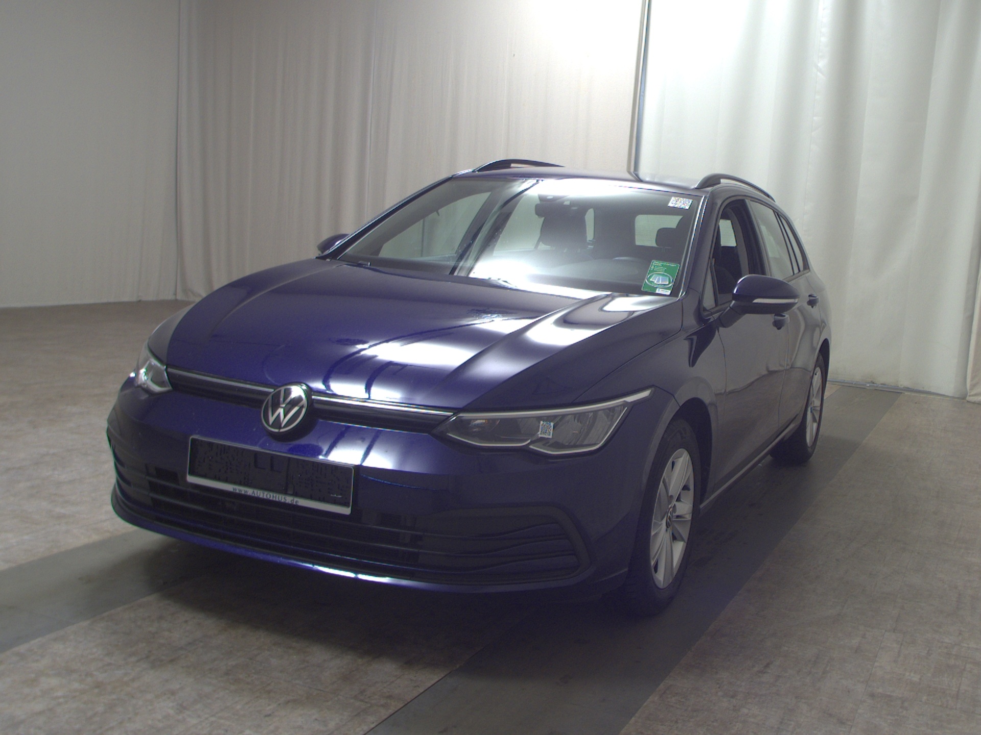 Volkswagen Golf-8 Var. 1.0 eTSI Life Navi LED ACC AID RFK 2