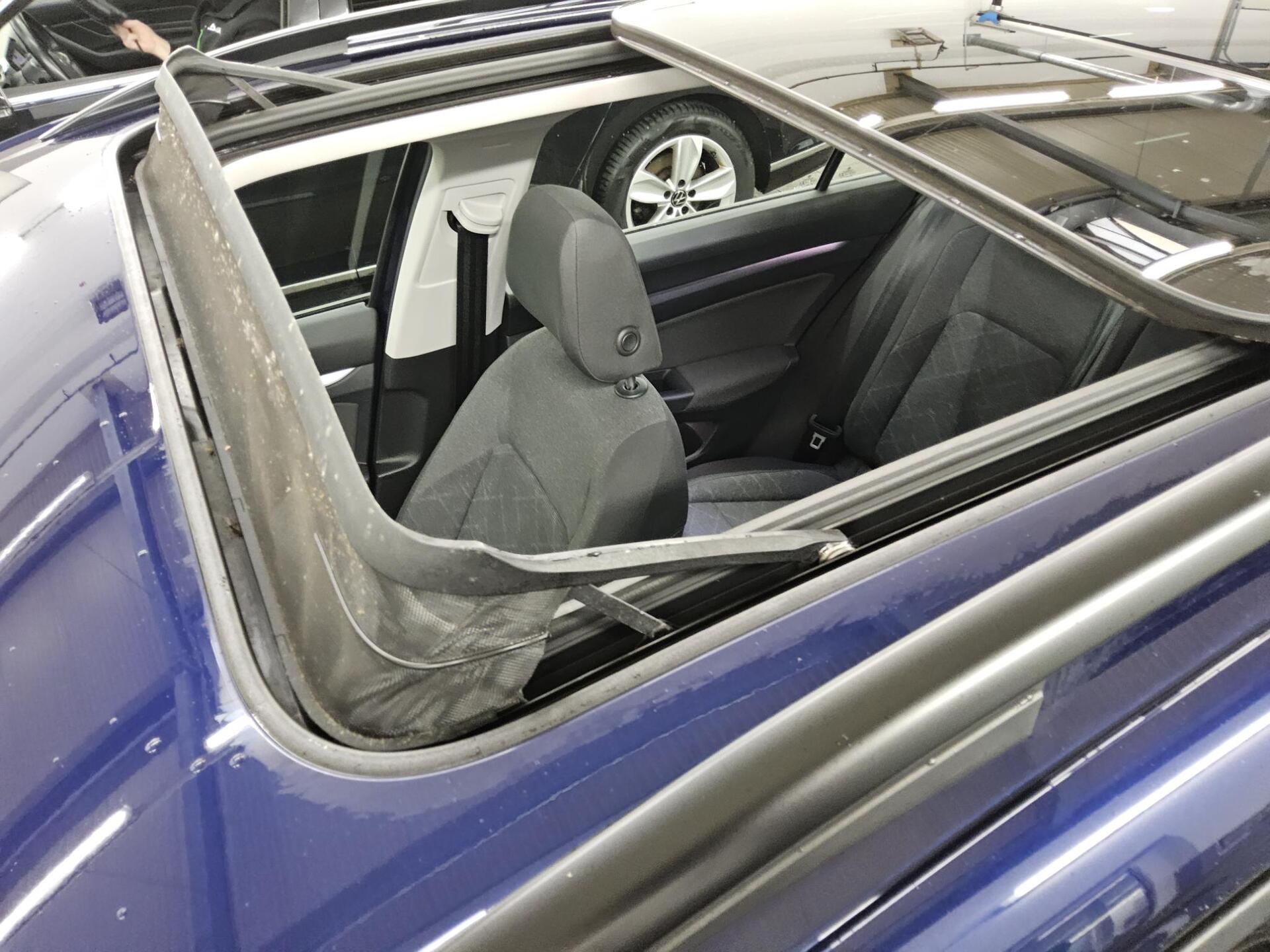 Volkswagen Golf Var. 2.0 TDI Life Navi LED Shz DC Pano PDC 13