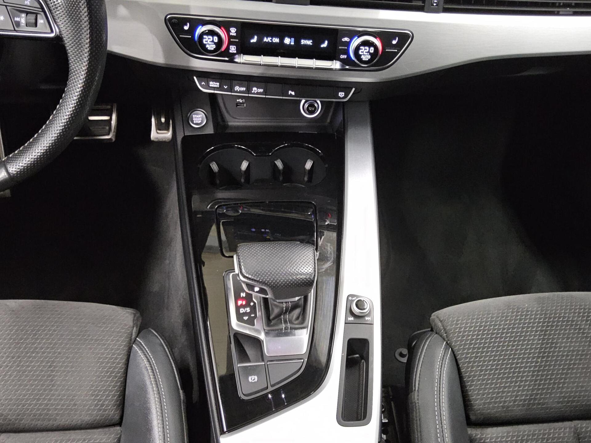 Audi A4 Avant 40 TFSI S-Line black Navi+ vc Pano LED 6