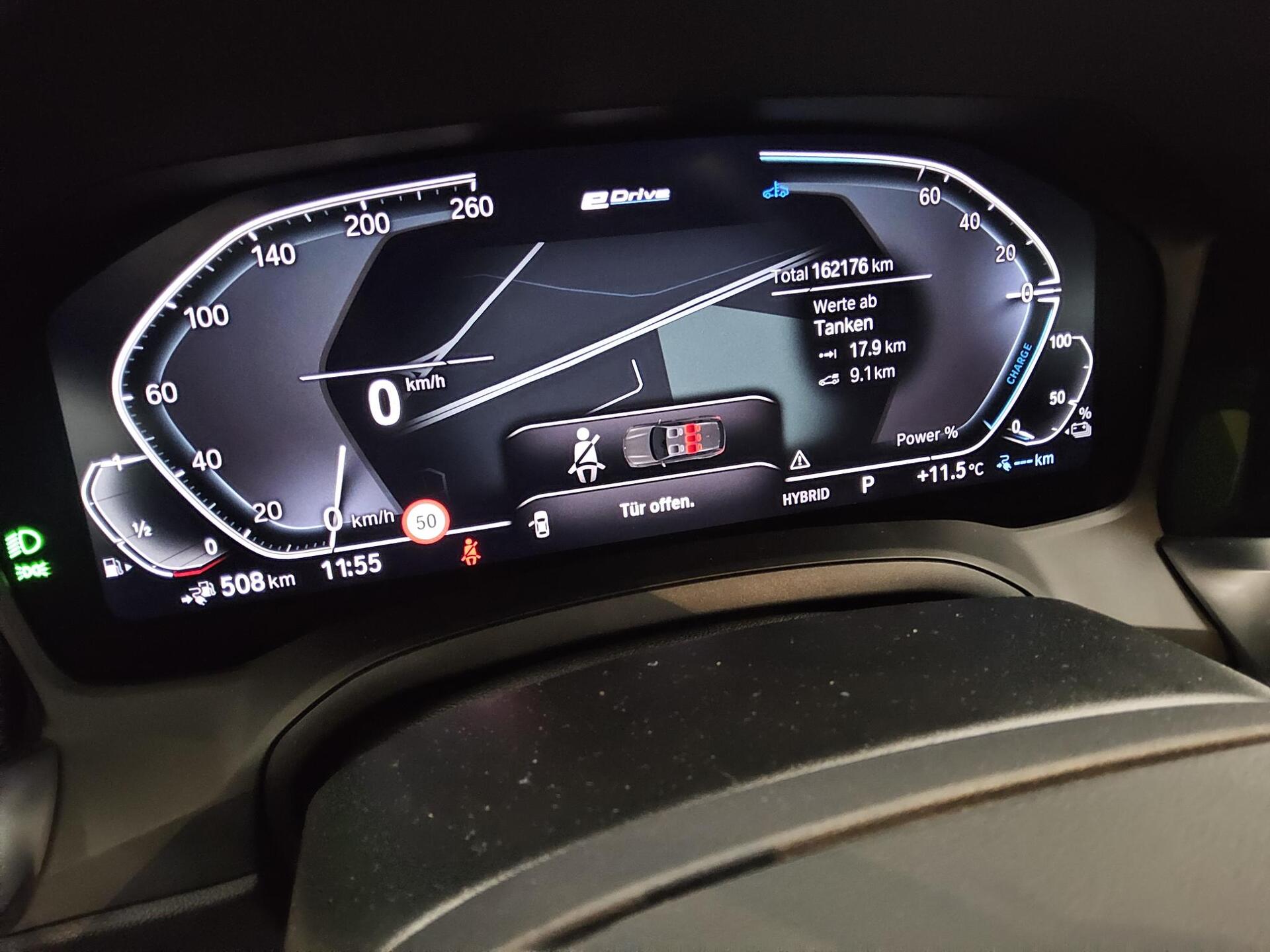 BMW 330e Touring Sport-Line Navi LC Pro LED AHK ACC 10