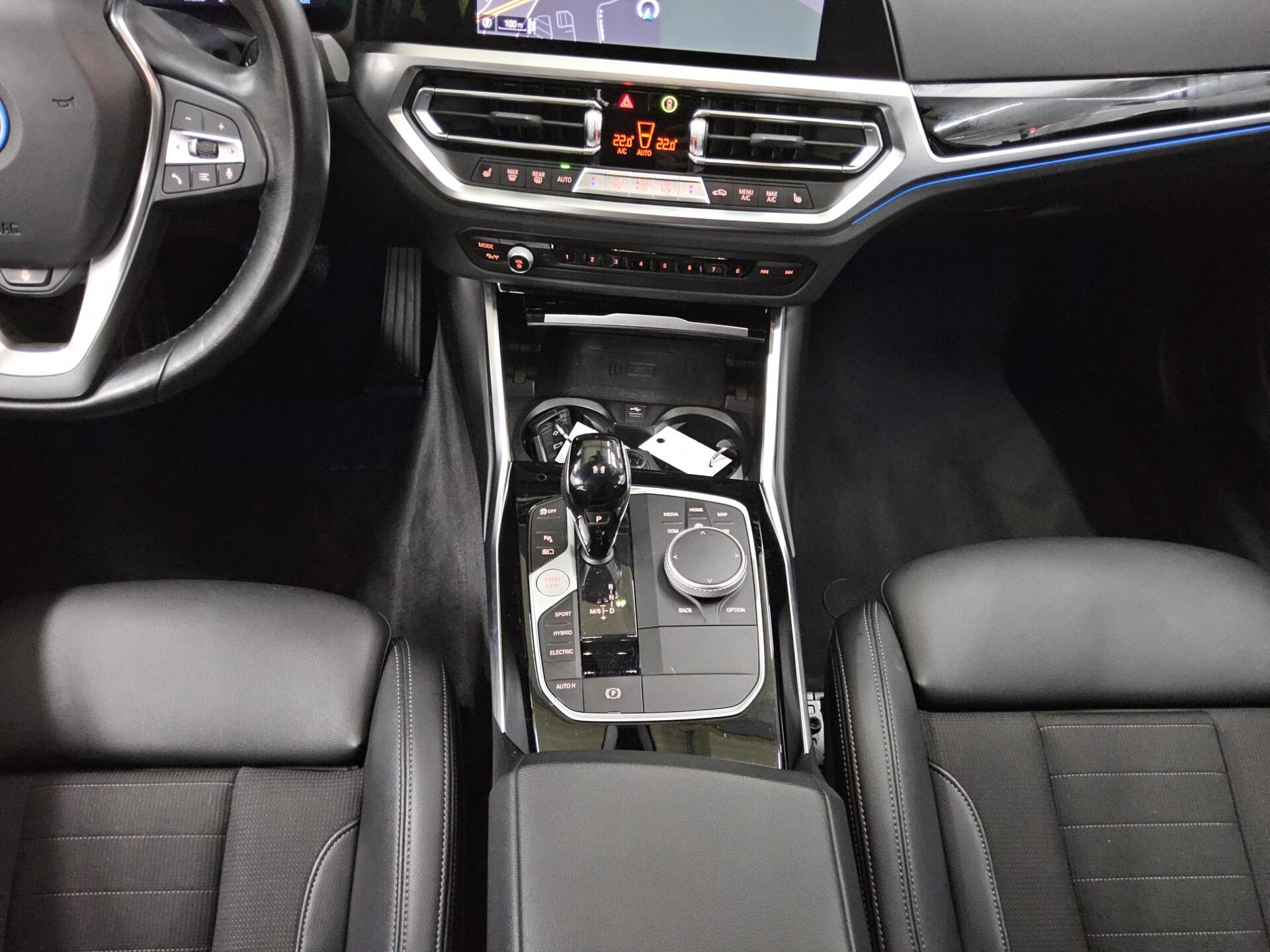 BMW 330e Touring Sport-Line Navi LC Pro LED AHK ACC 6