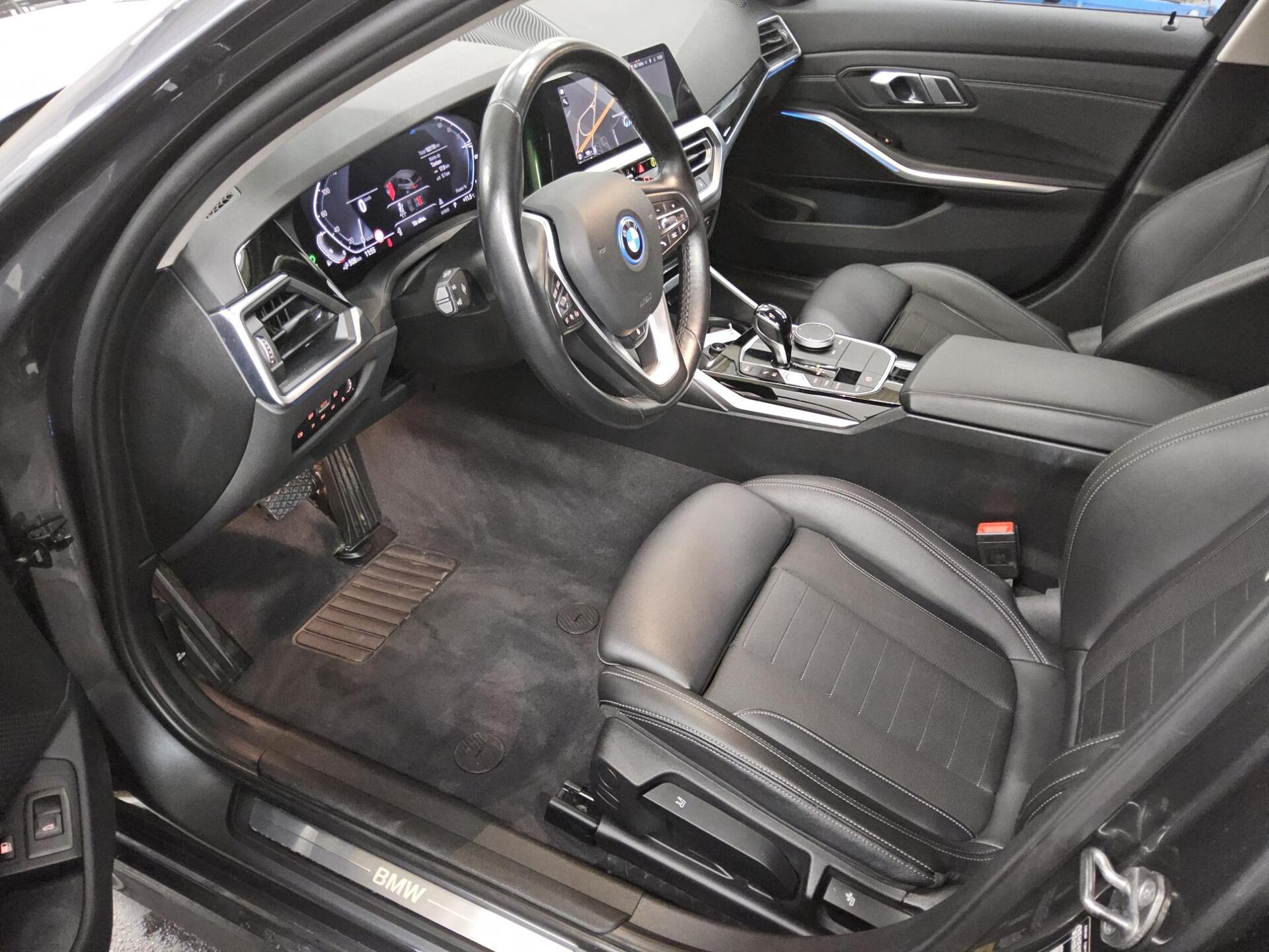 BMW 330e Touring Sport-Line Navi LC Pro LED AHK ACC 8