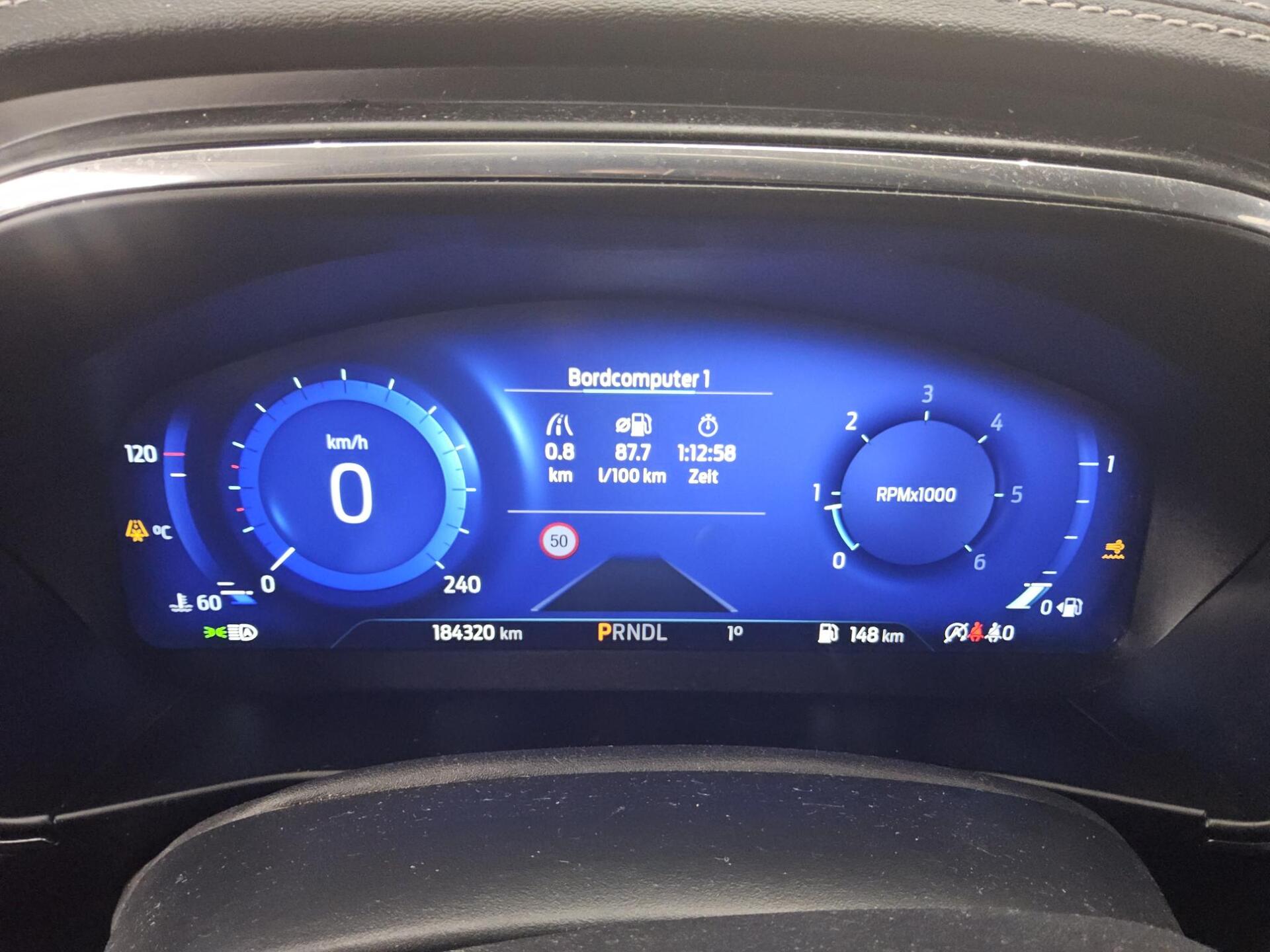 Ford Focus Turnier 1.5 EB Vignale Navi LED Leder AHK 8