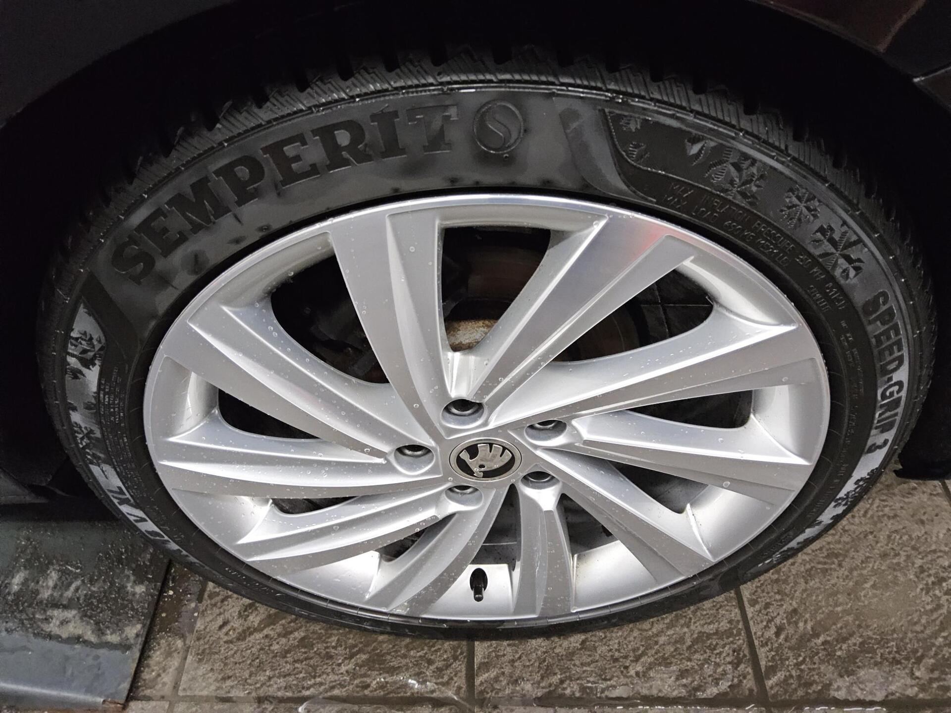 Skoda Octavia Kombi 2.0 TDI SportLine Navi LED vc ACC 11