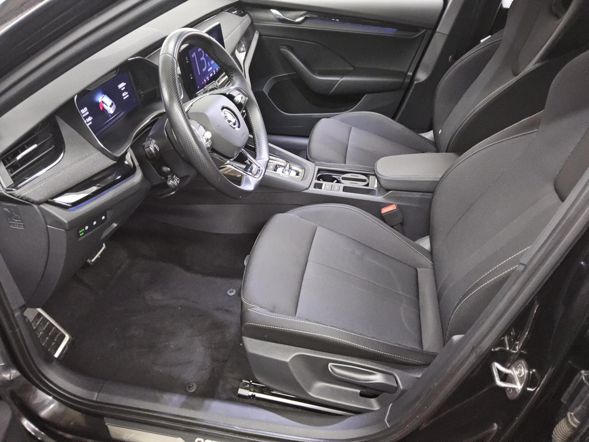 Skoda Octavia Kombi 2.0 TDI SportLine Navi LED vc ACC 9