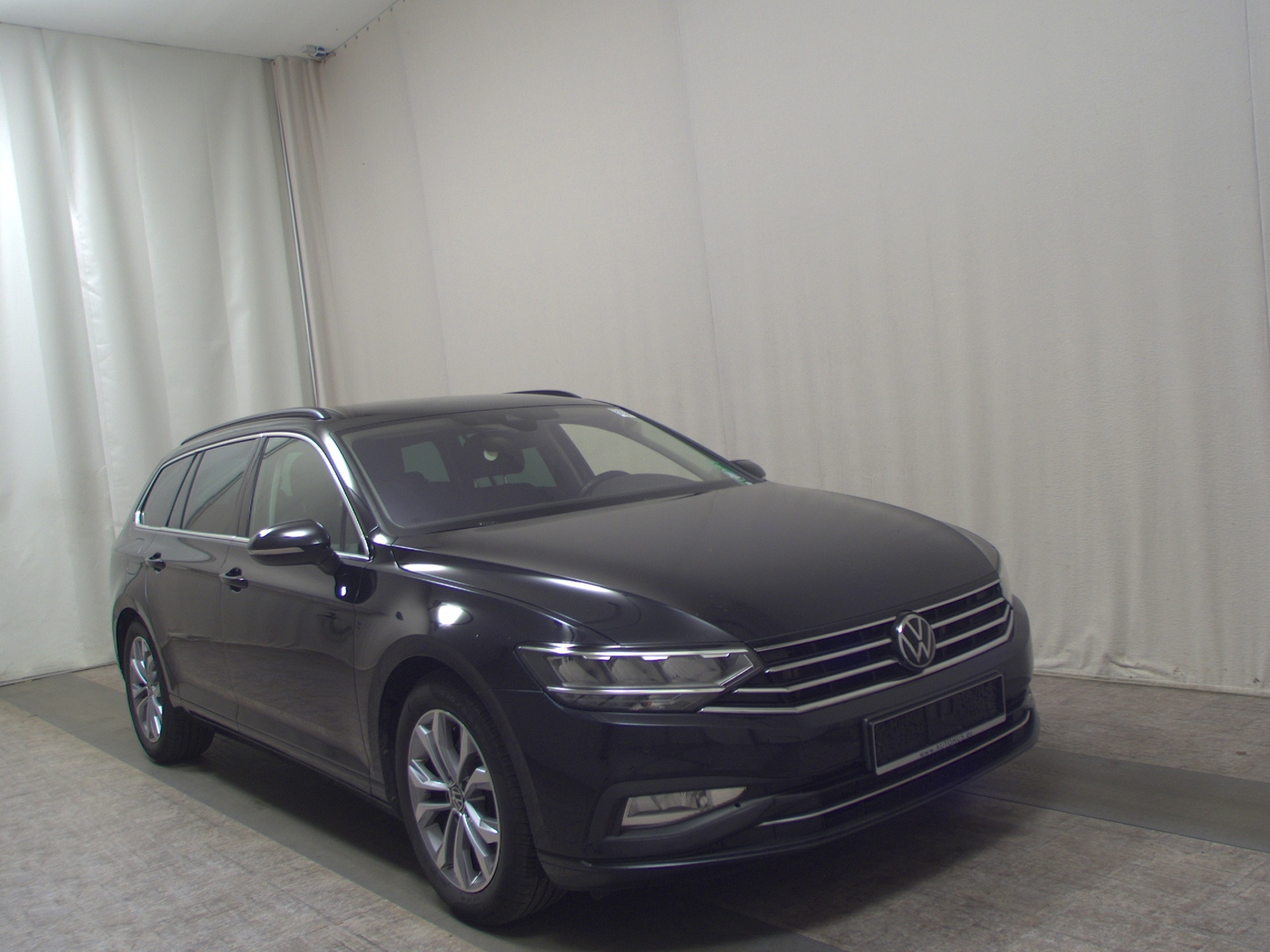 Volkswagen Passat Var. 2.0 TDI Business Navi LED ACC RFK 3