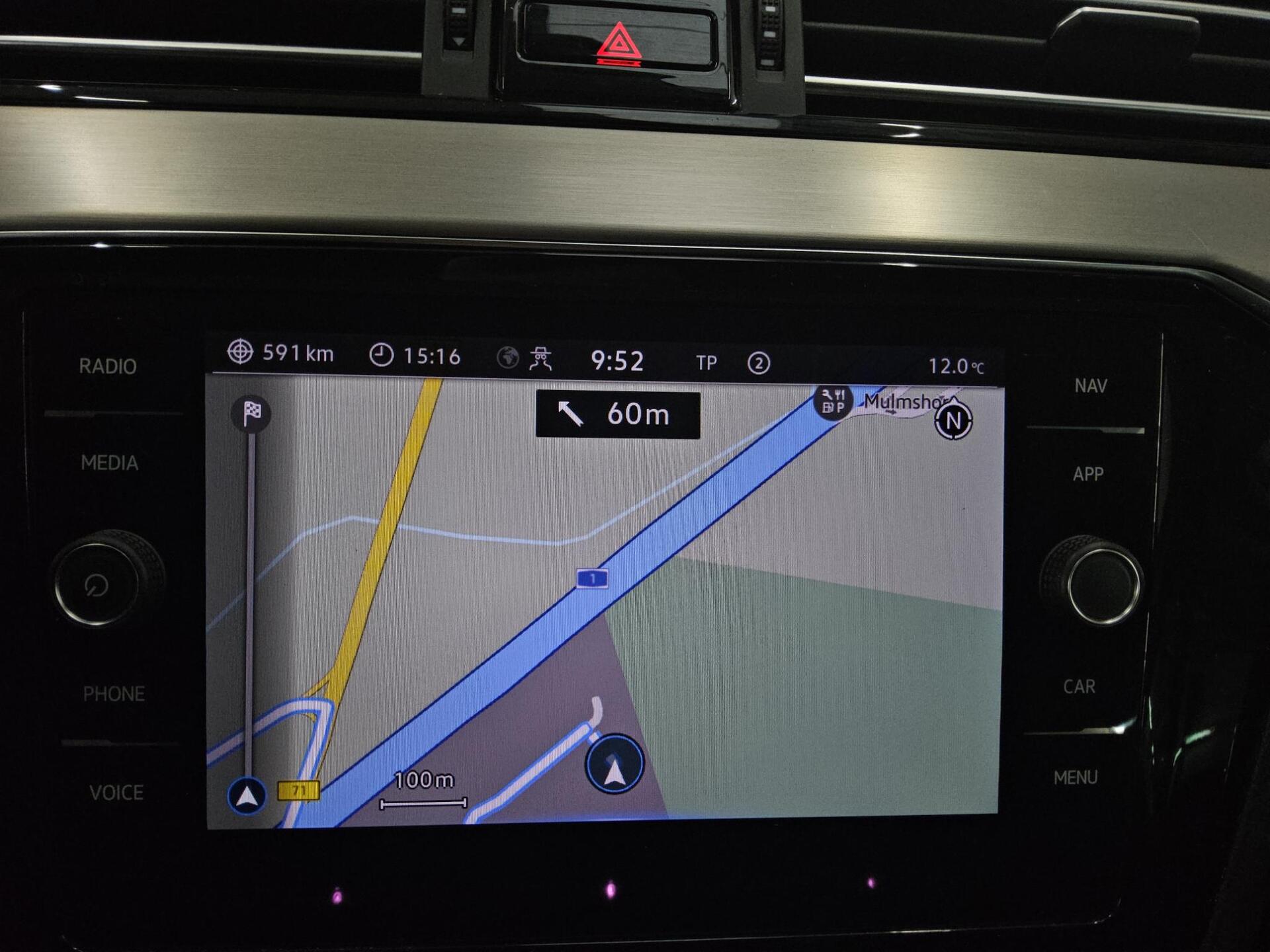 Volkswagen Passat Var. 2.0 TDI Elegance Navi IQ.Light RFK 5