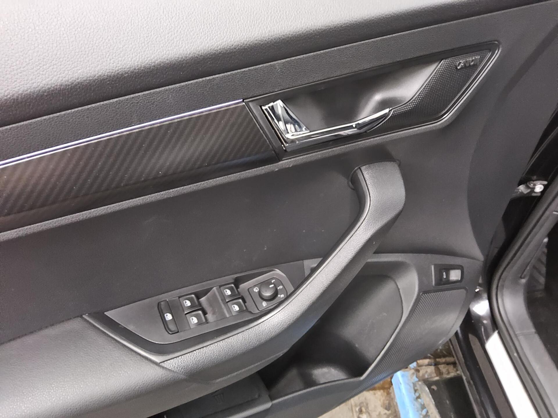 Skoda Karoq 1.5 TSI SportLine Navi vc AHK RFK LED StHz 10