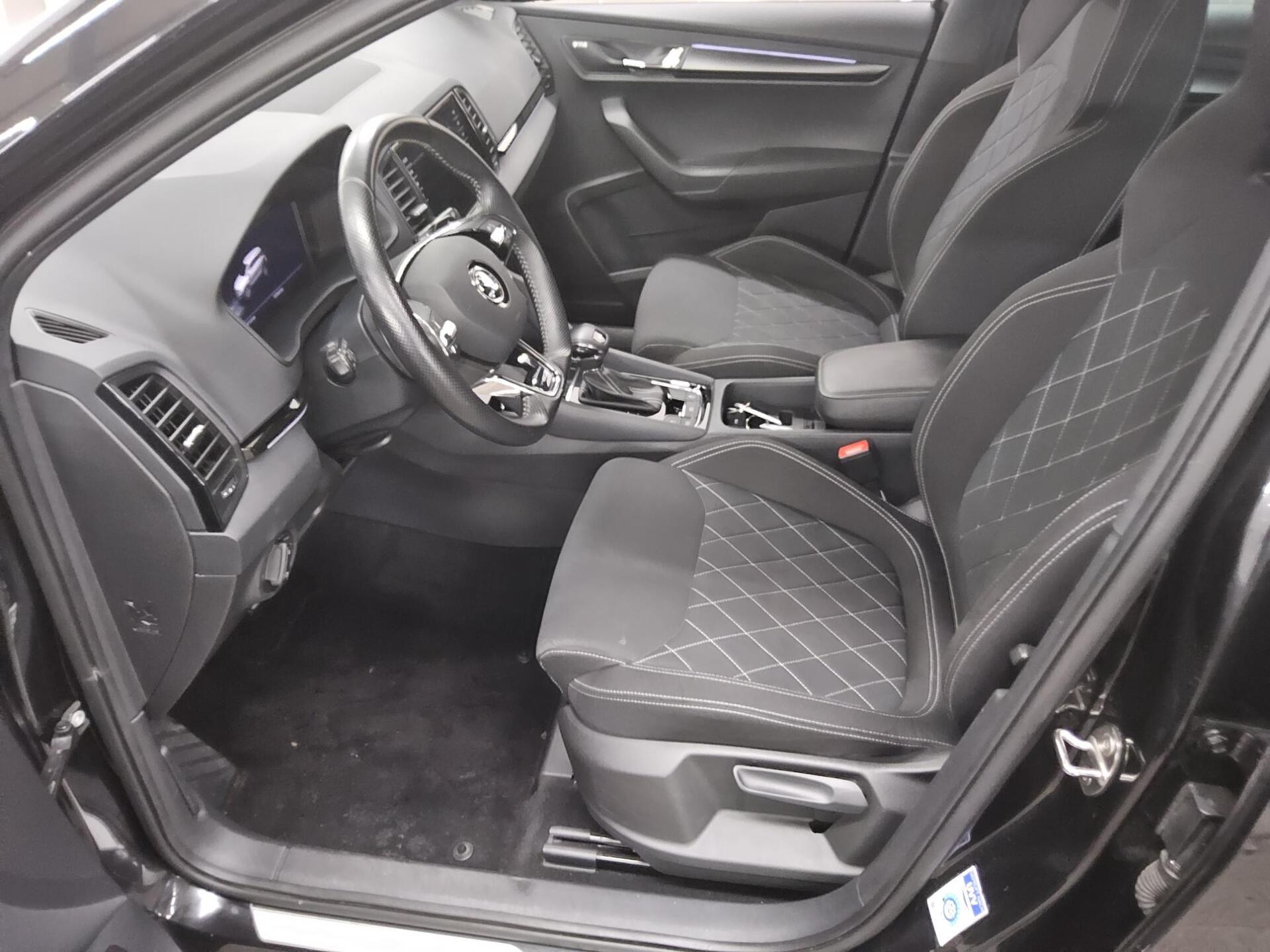 Skoda Karoq 1.5 TSI SportLine Navi vc AHK RFK LED StHz 9