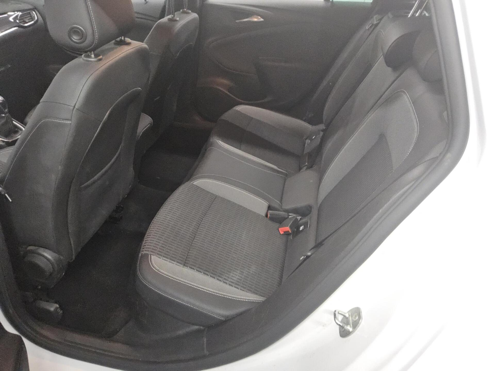 Opel Astra ST 1.5 D Elegance Navi LED AHK Sound 12