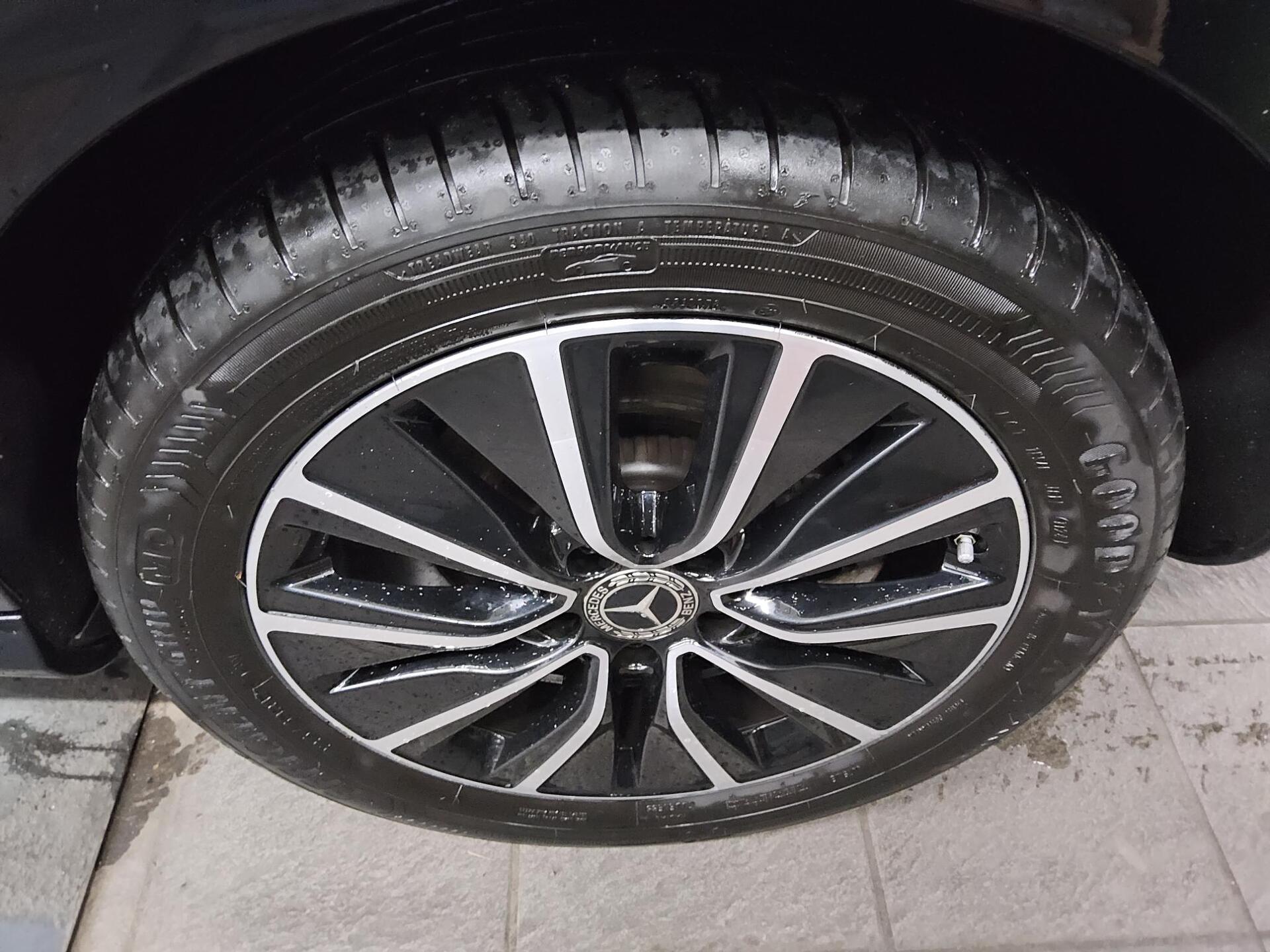 Mercedes-Benz C 200 T d Navi LED Shz PDC 10