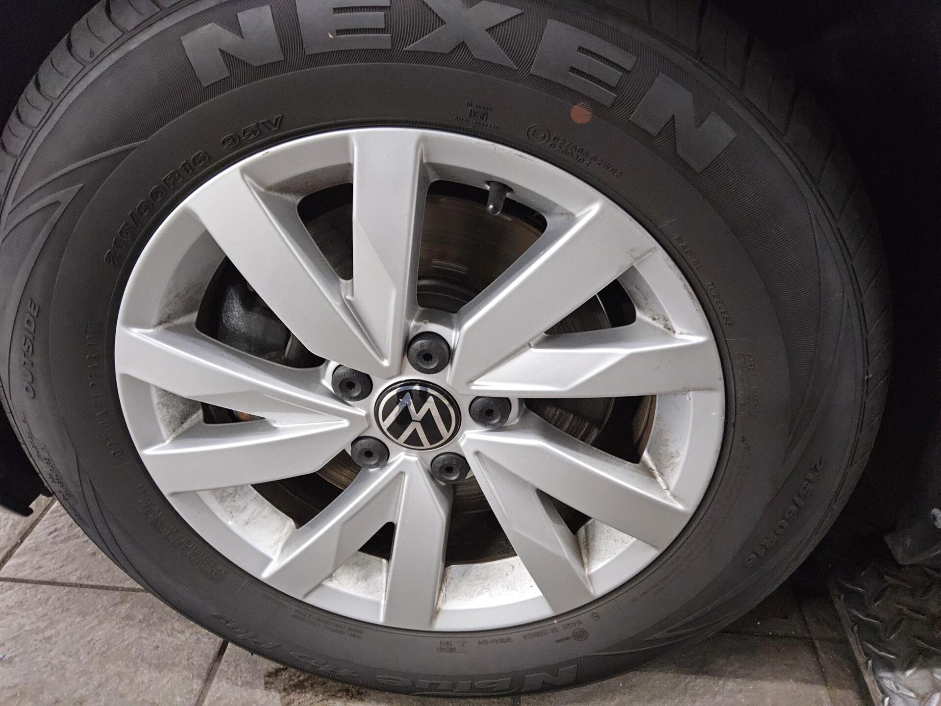 Volkswagen Passat Var. 2.0 TDI Business Navi LED Pano AHK 10