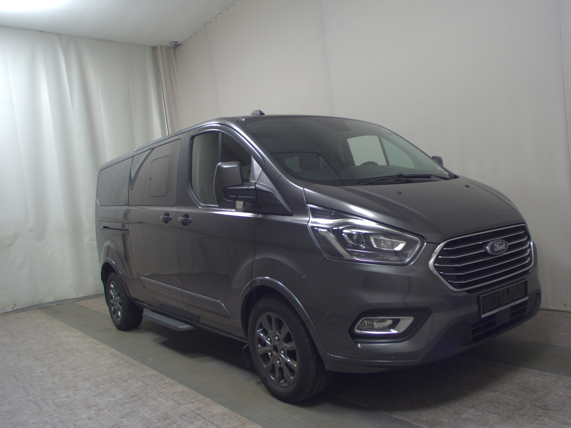 Ford Tourneo Custom 2.0 TDCi Titanium X 8-Sitze Leder 3