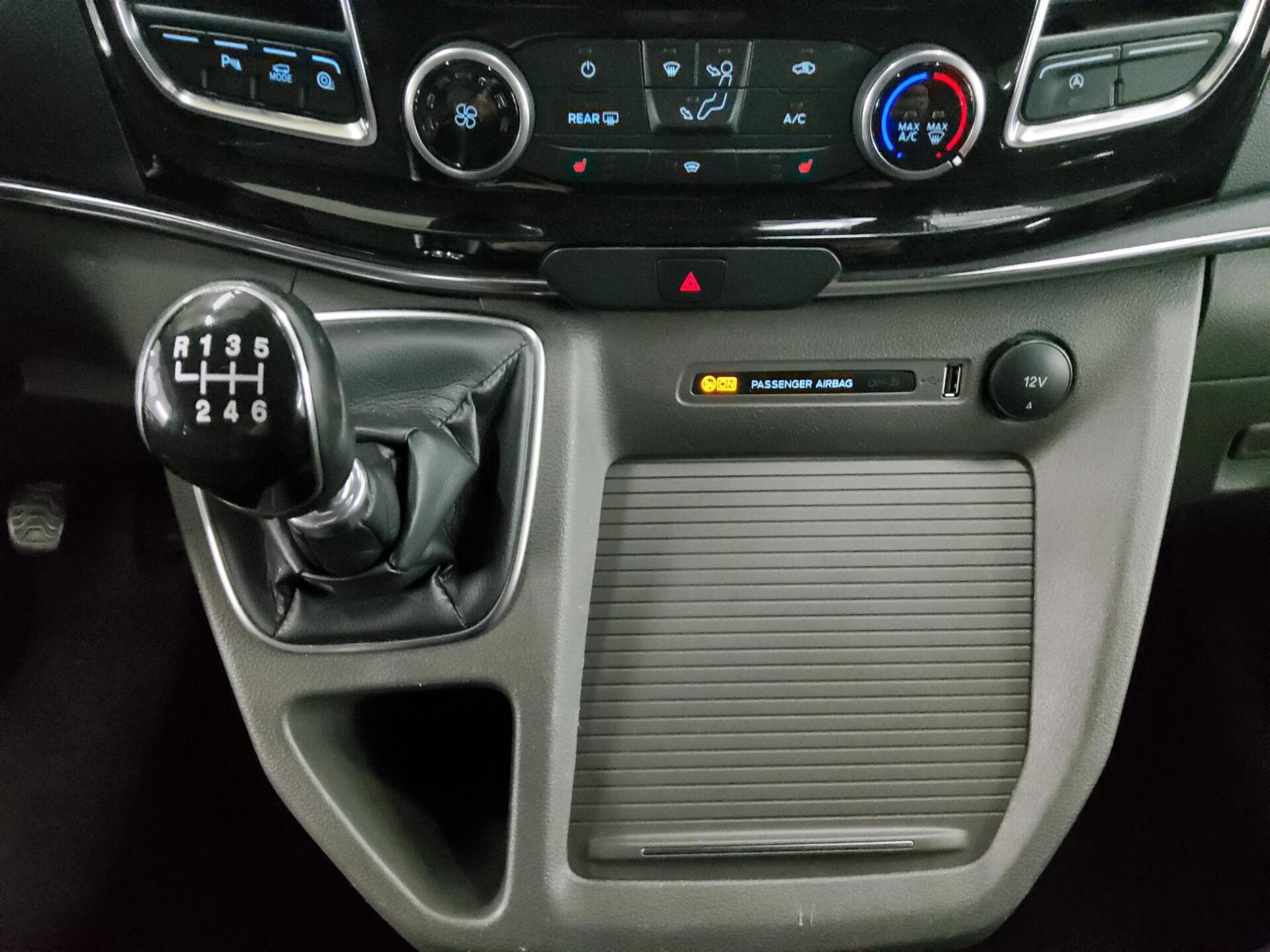 Ford Tourneo Custom 2.0 TDCi Titanium X 8-Sitze Leder 6