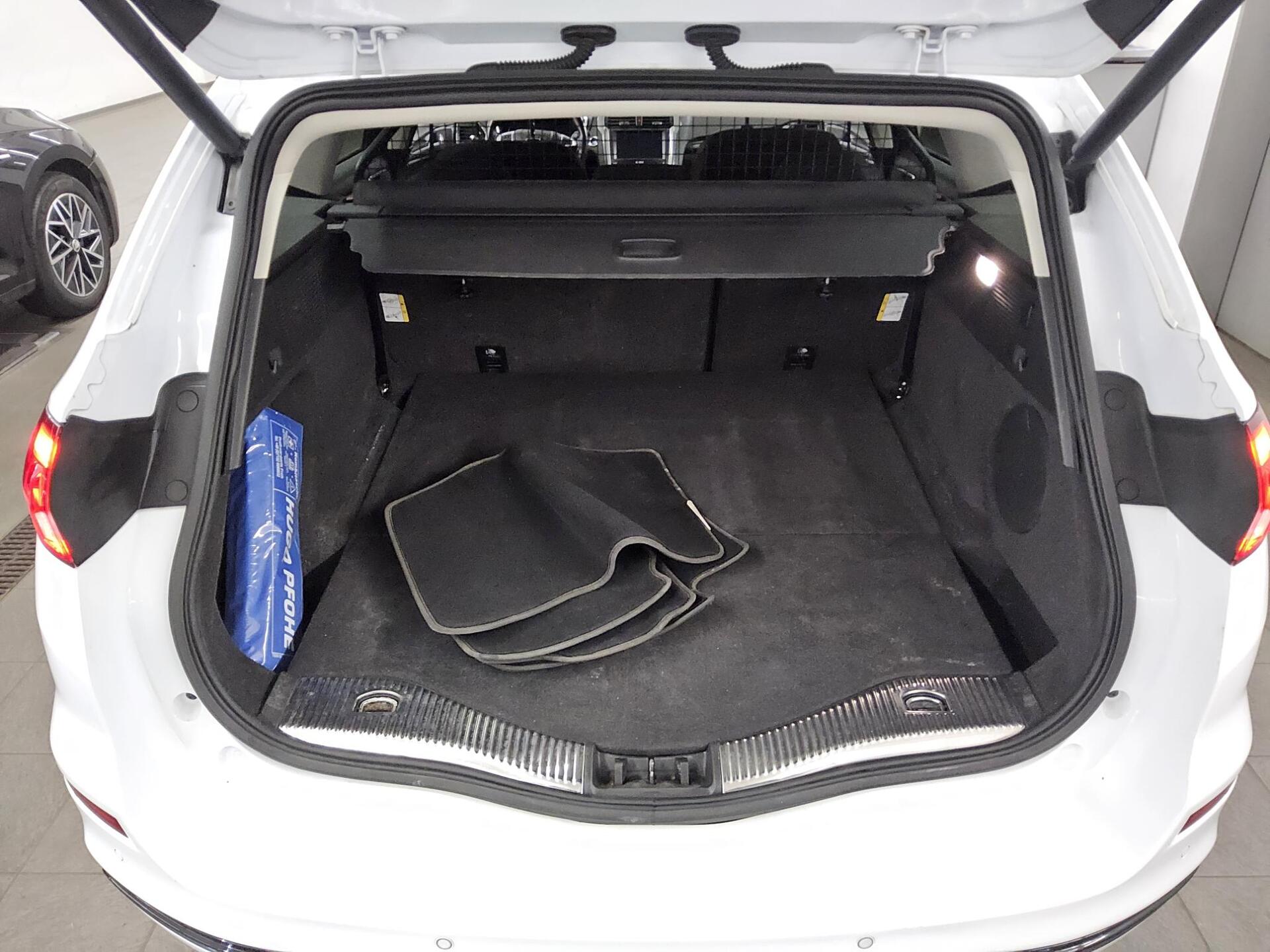 Ford Mondeo Turnier 2.0 EB Titanium Navi LED RfK Shz 11