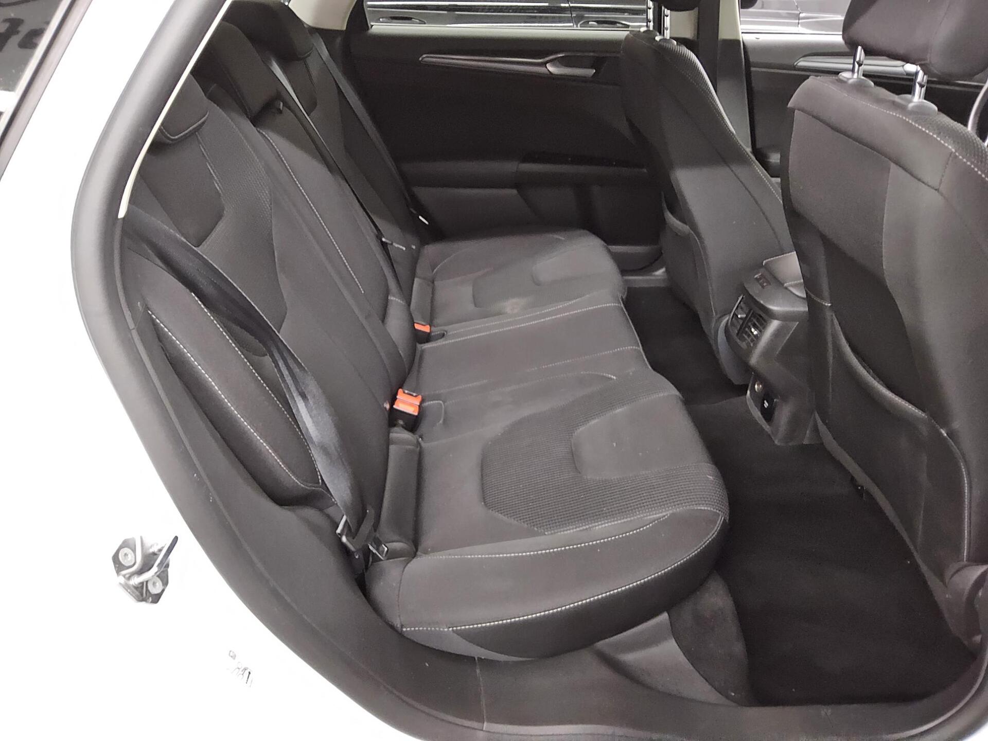 Ford Mondeo Turnier 2.0 EB Titanium Navi LED RfK Shz 13