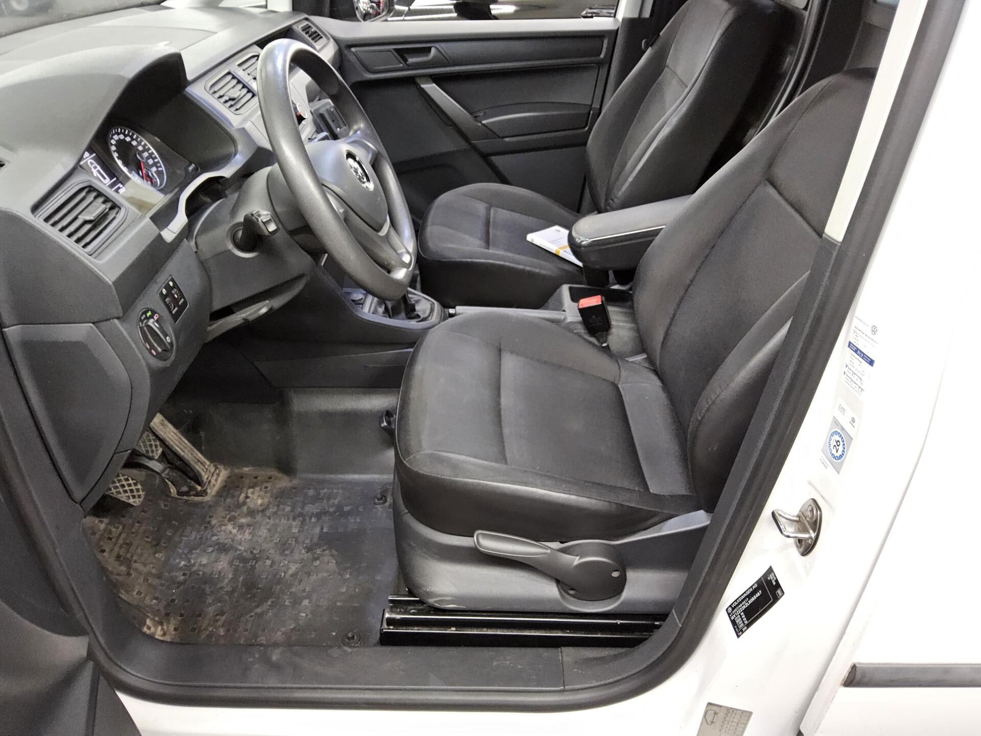 Volkswagen Caddy Maxi 2.0 TDI Kasten Navi Klima PDC SHZ BT 8