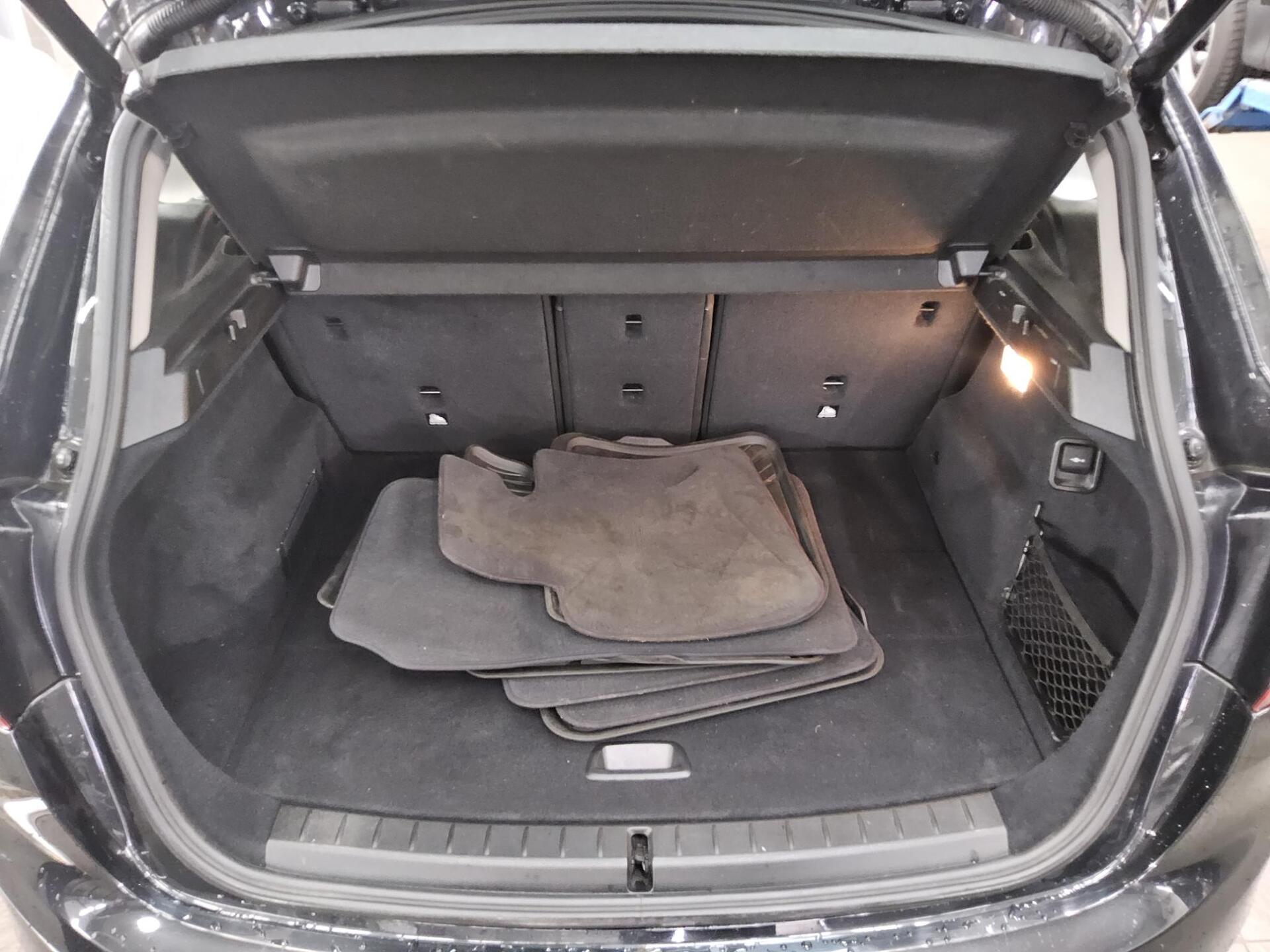 BMW 218 Active Tourer Advantage Leder Navi LED AHK 11