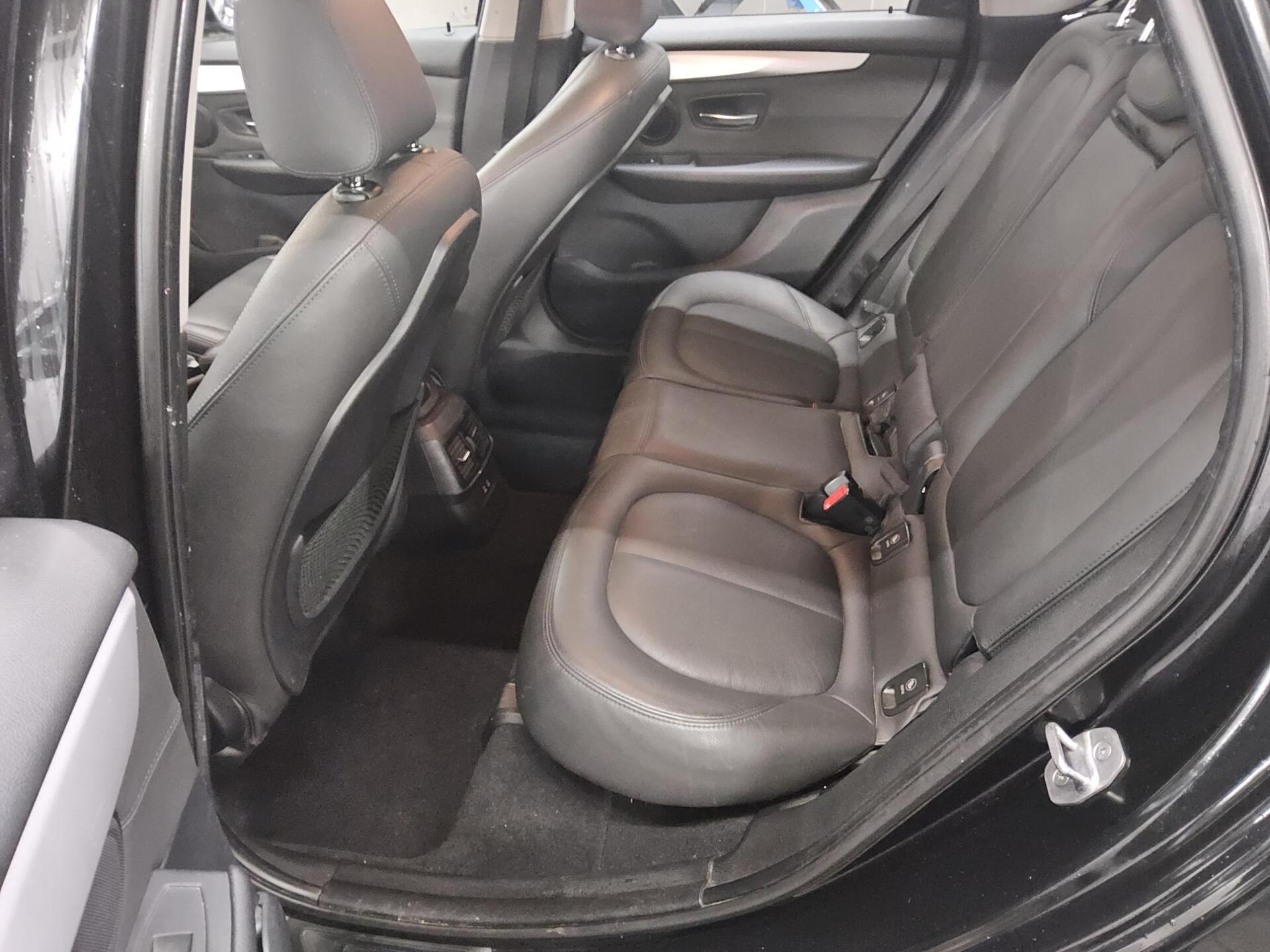 BMW 218 Active Tourer Advantage Leder Navi LED AHK 12