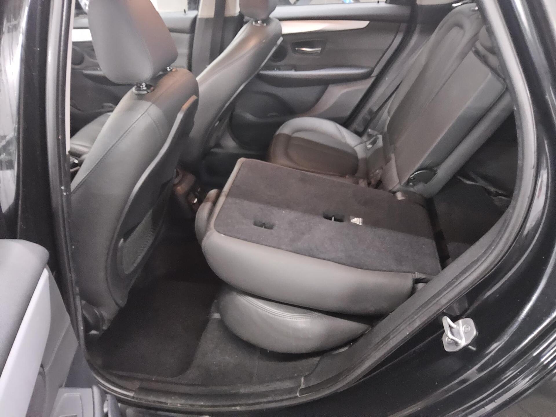 BMW 218 Active Tourer Advantage Leder Navi LED AHK 13