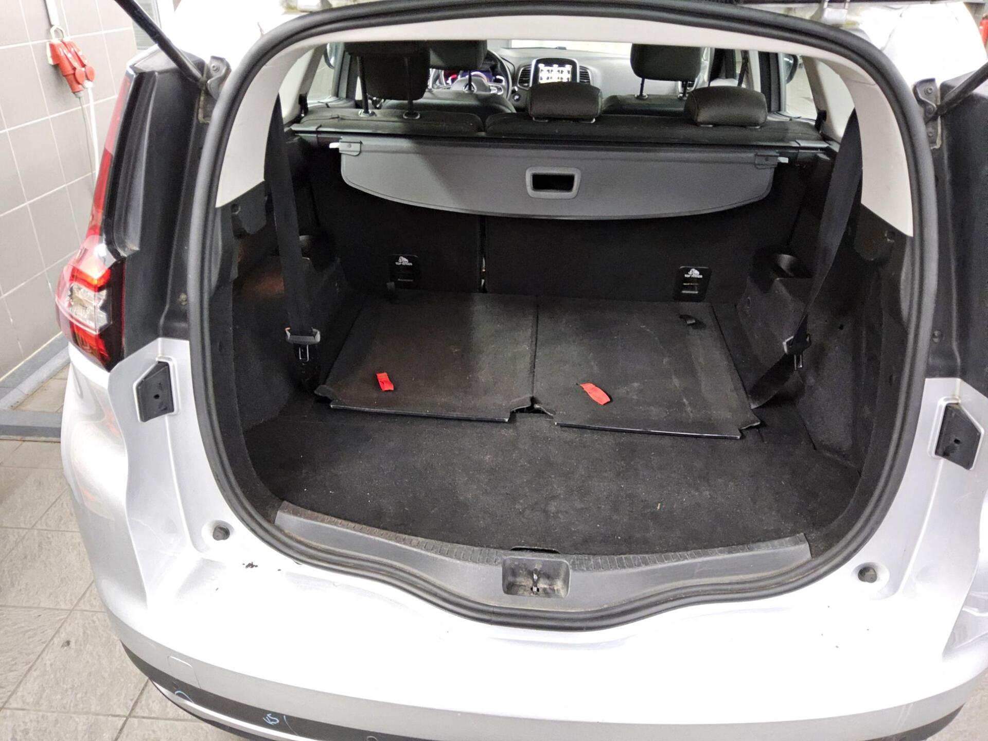 Renault Grand Scenic 1.3 TCe 7-Sitzer Navi Shz DAB BT 11