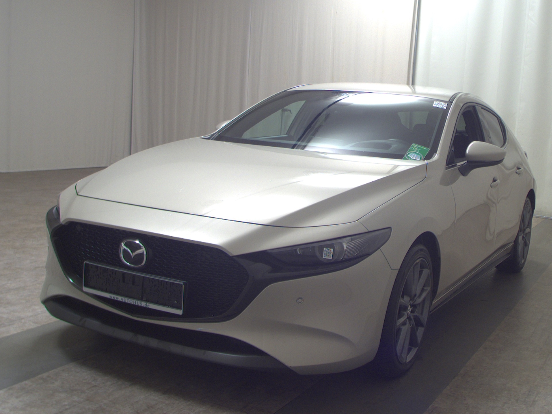 Mazda 3 2.0 SKYACTIV-G Navi LED Shz HuD RfK PDC ACC 2