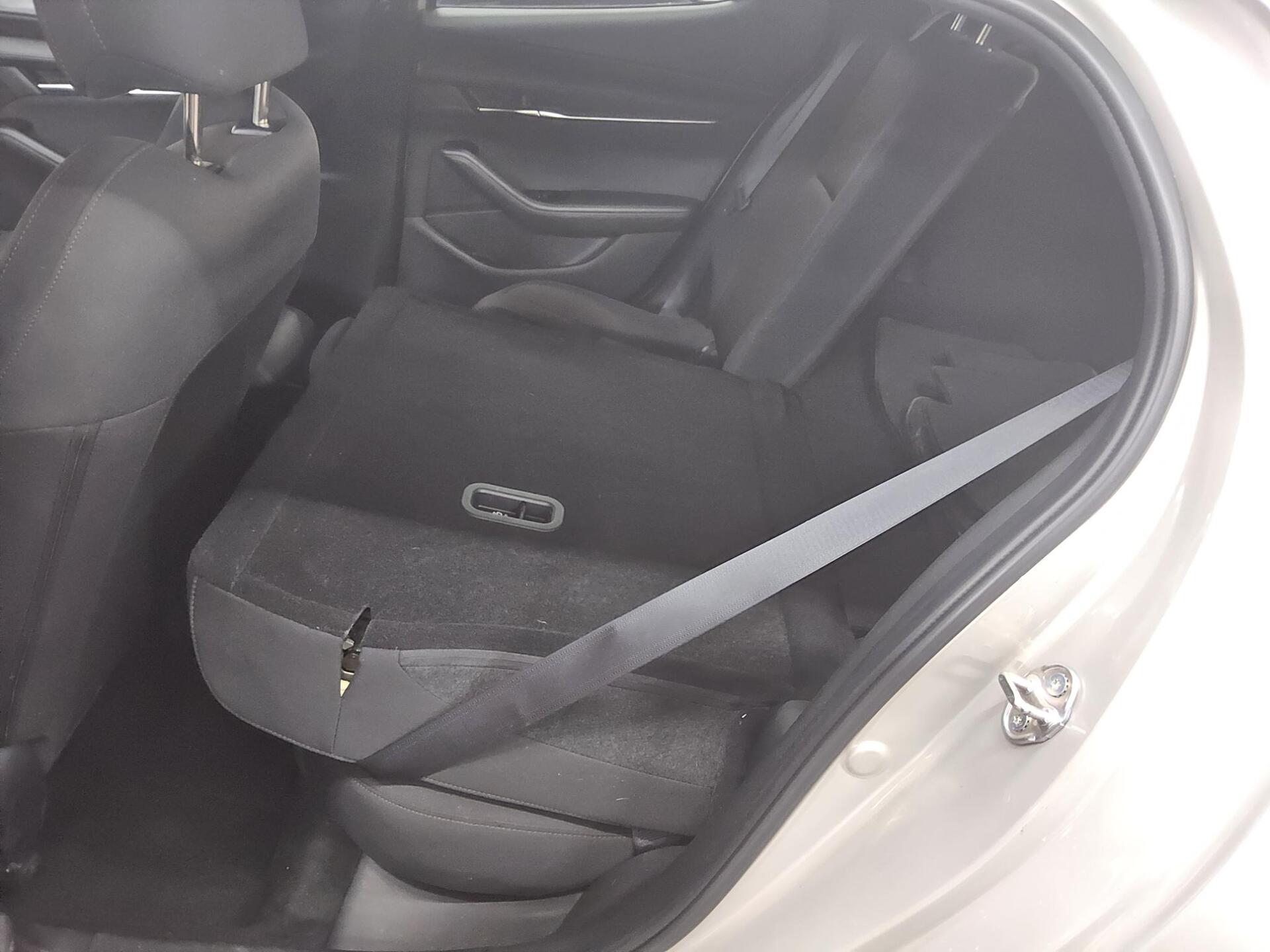 Mazda 3 2.0 SKYACTIV-G Navi LED Shz HuD RfK PDC ACC 12