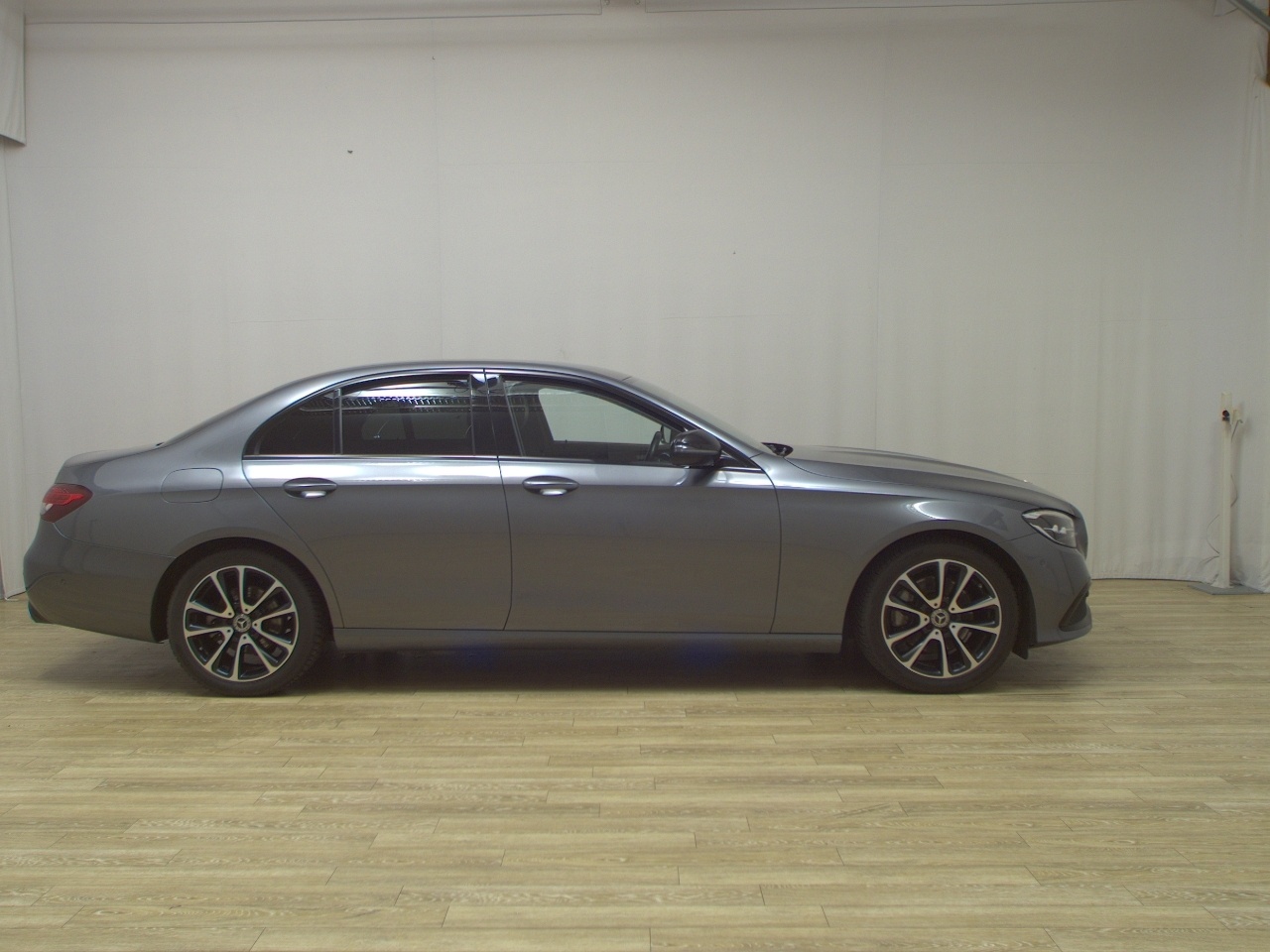 Mercedes-Benz E 220 d Avantgarde Navi LED Night RfK AHK