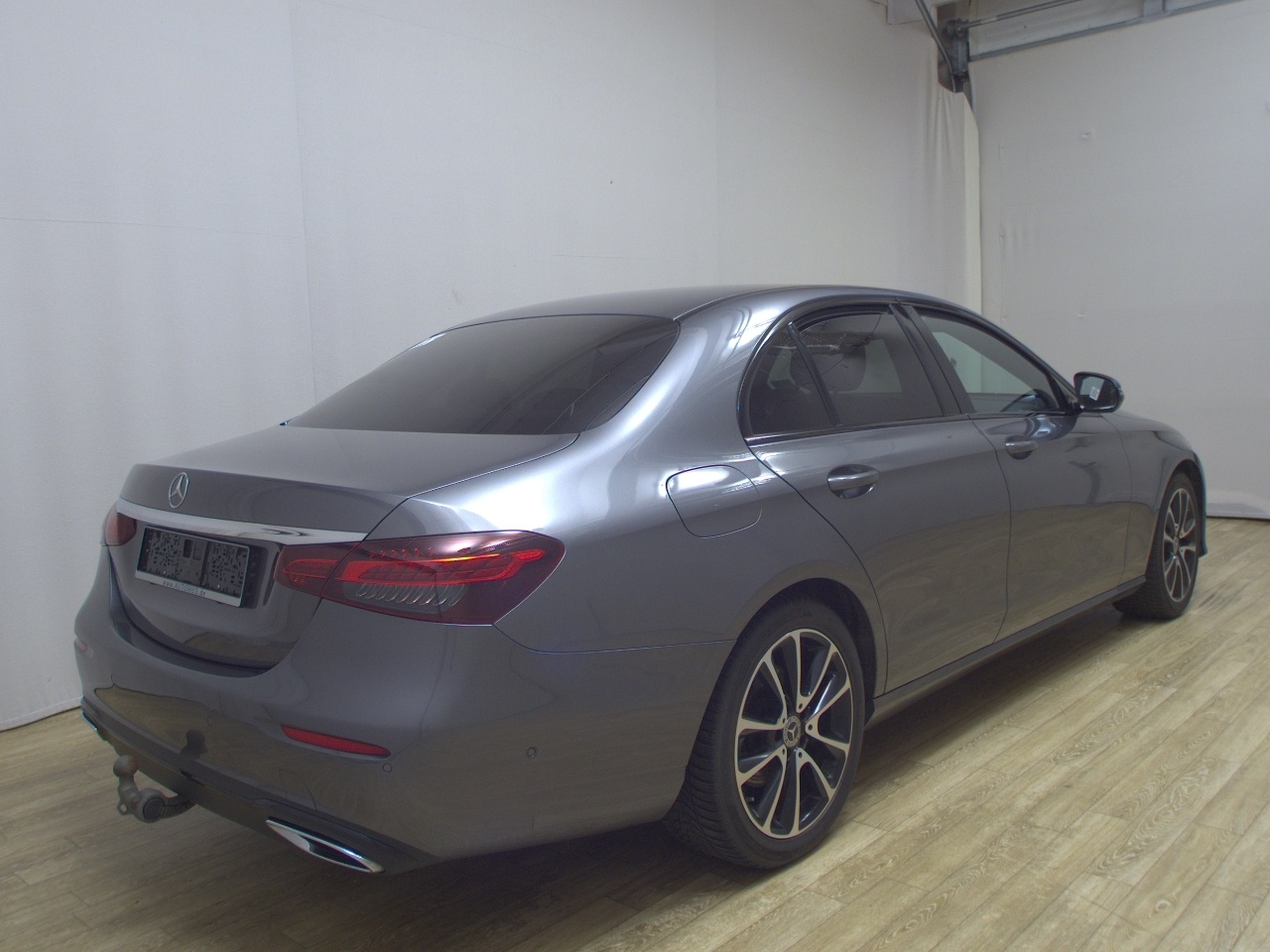 Mercedes-Benz E 220 d Avantgarde Navi LED Night RfK AHK 4