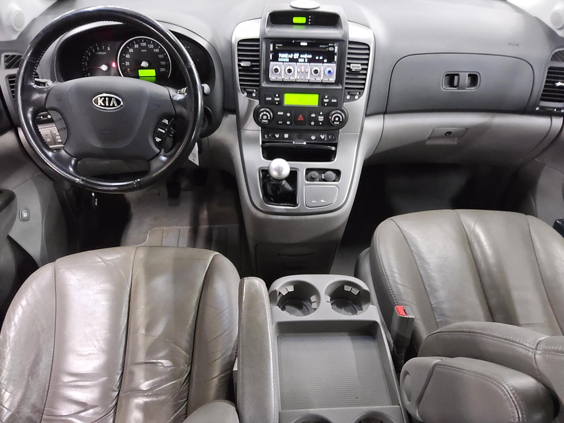 Kia Carnival 2.7 V6 Leder 7-Sitzer PDC HU 05/27 5