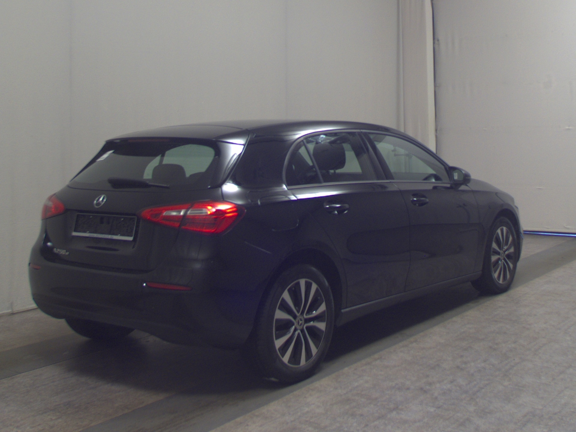 Mercedes-Benz A 250 e Navi Kamera Shz Distronic+ 4